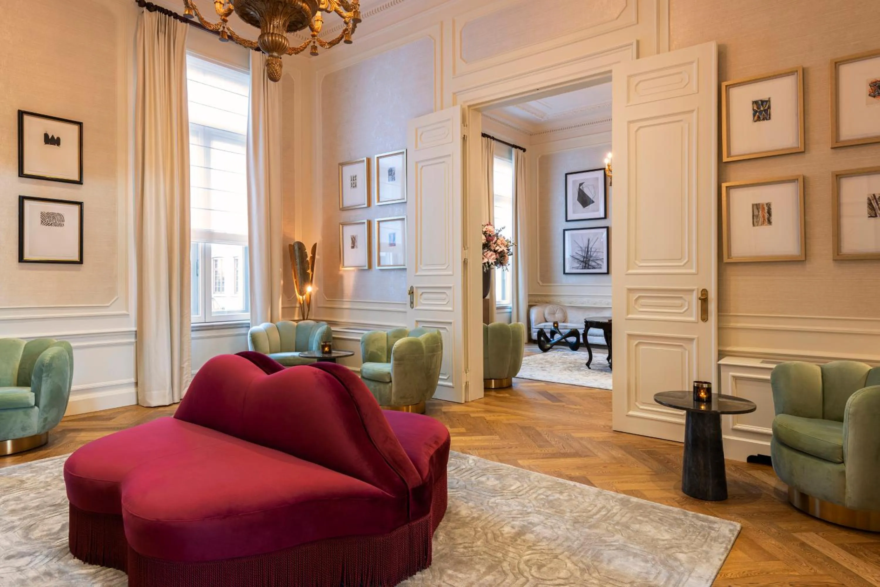 Lounge or bar in Dukes' Arches Brugge - by Dukes' Hotel Collection