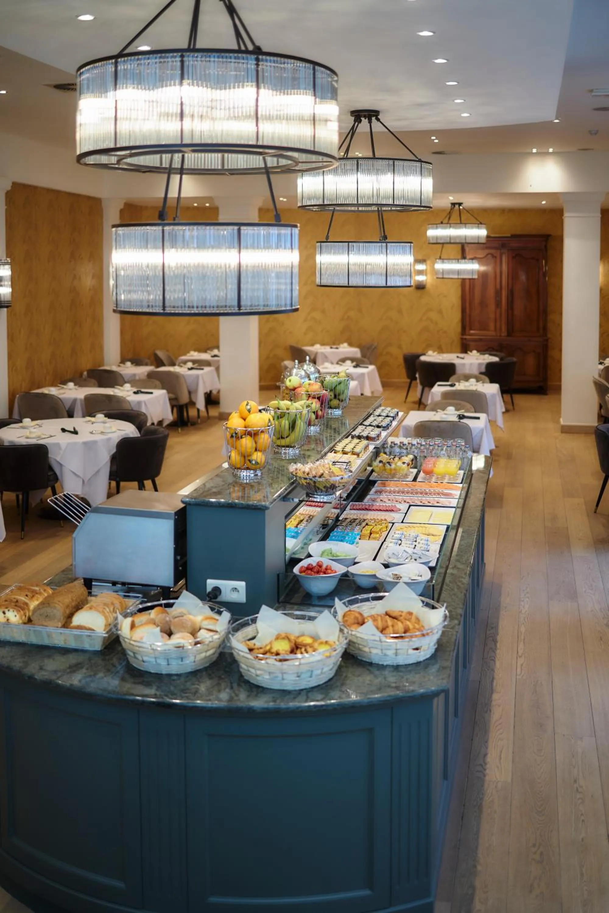 Breakfast in Dukes' Arches Brugge - by Dukes' Hotel Collection