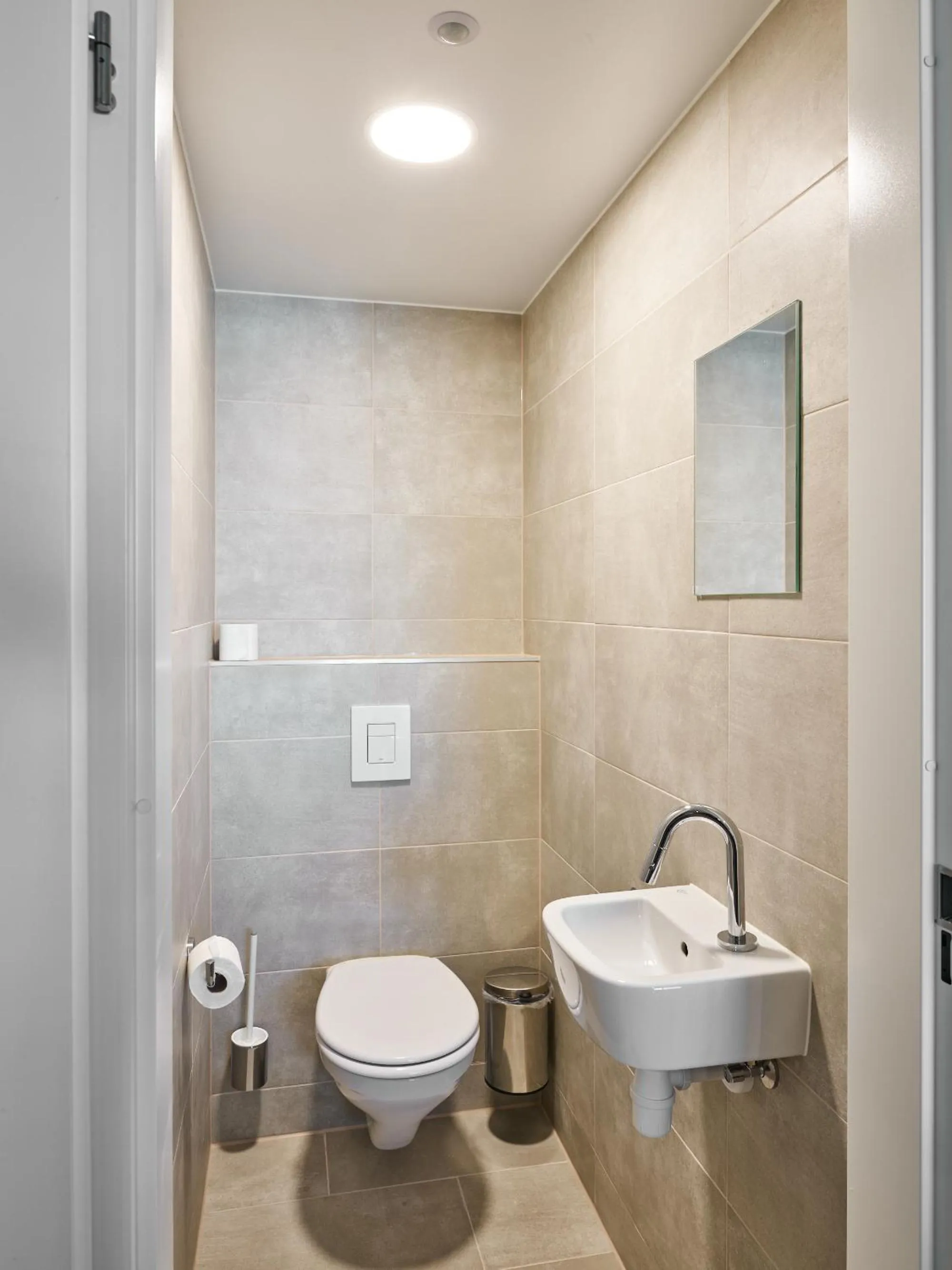 Toilet in Holiday Suites Zeebrugge