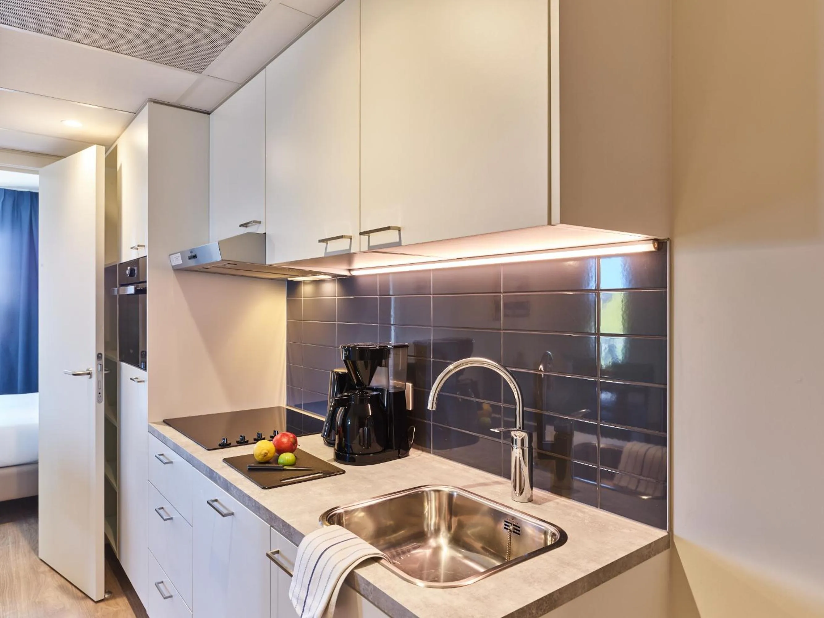 Coffee/tea facilities in Holiday Suites Zeebrugge