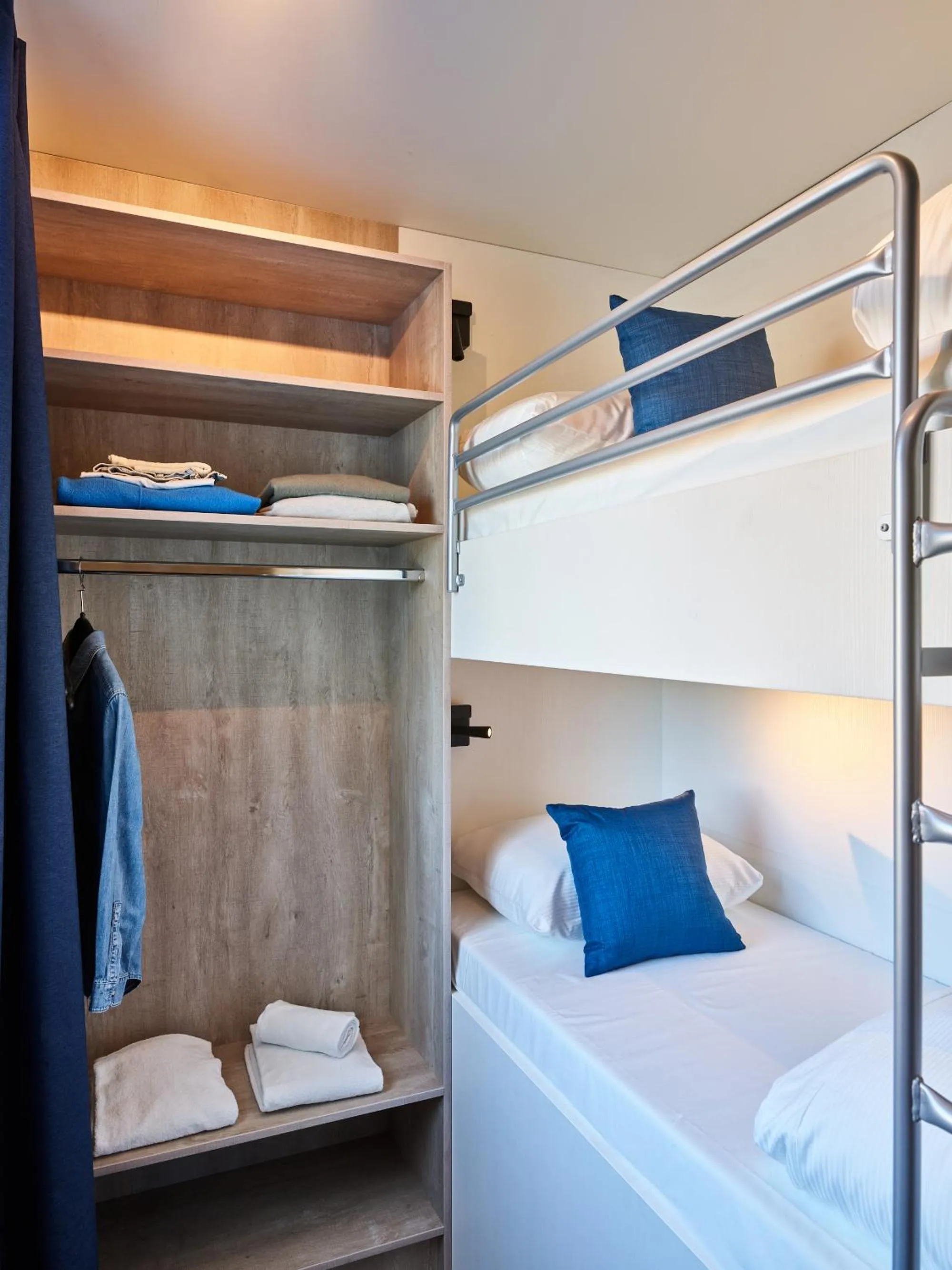 Bedroom, Bed in Holiday Suites Zeebrugge