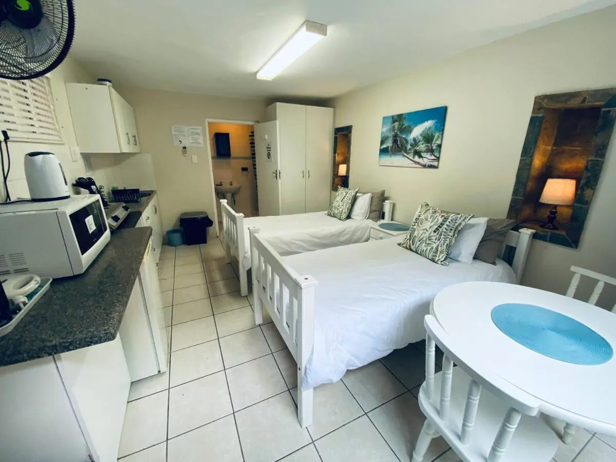 Ansteys Beach Self Catering Apartments