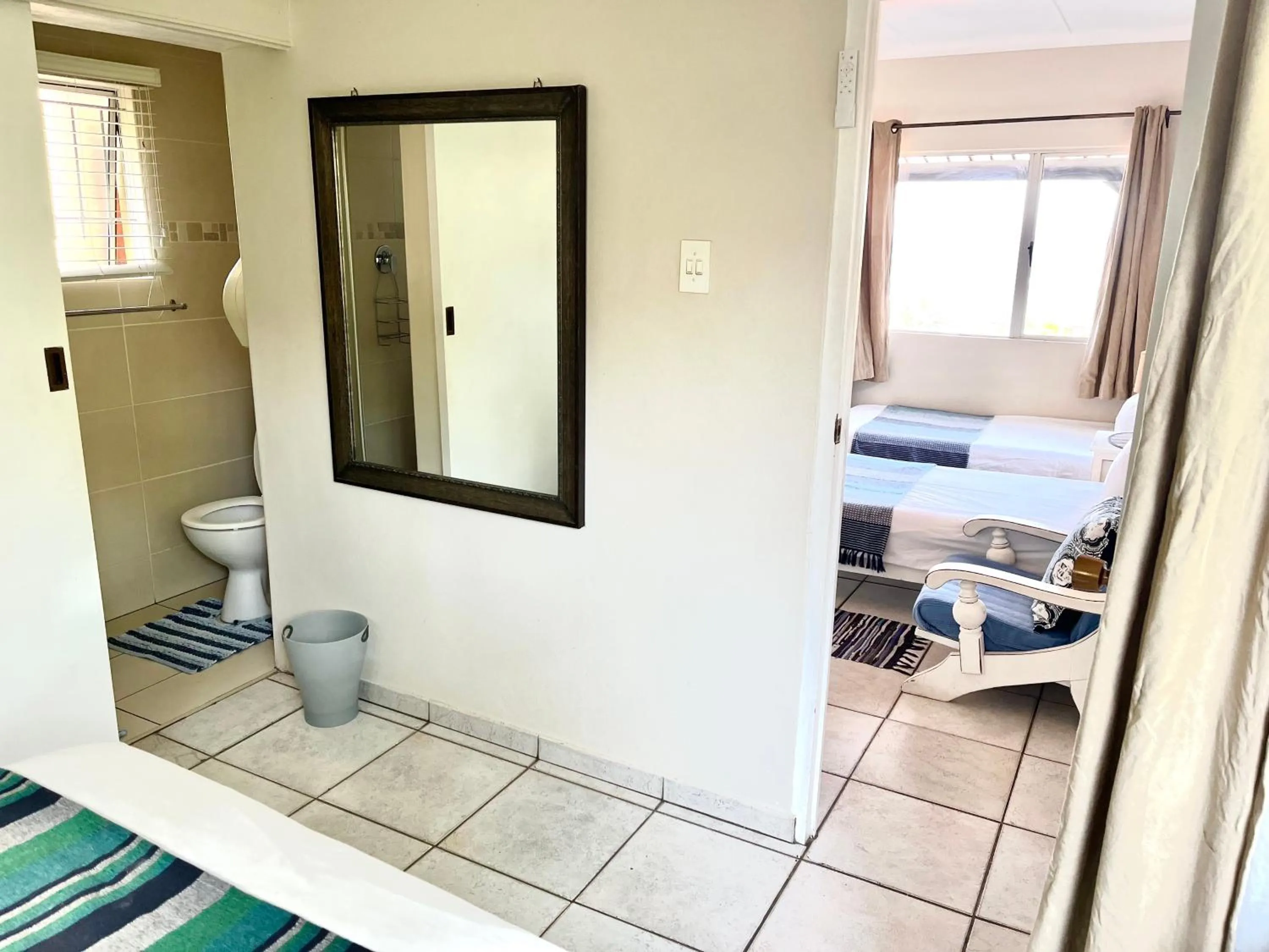 Bed in Ansteys Beach Self Catering Apartments