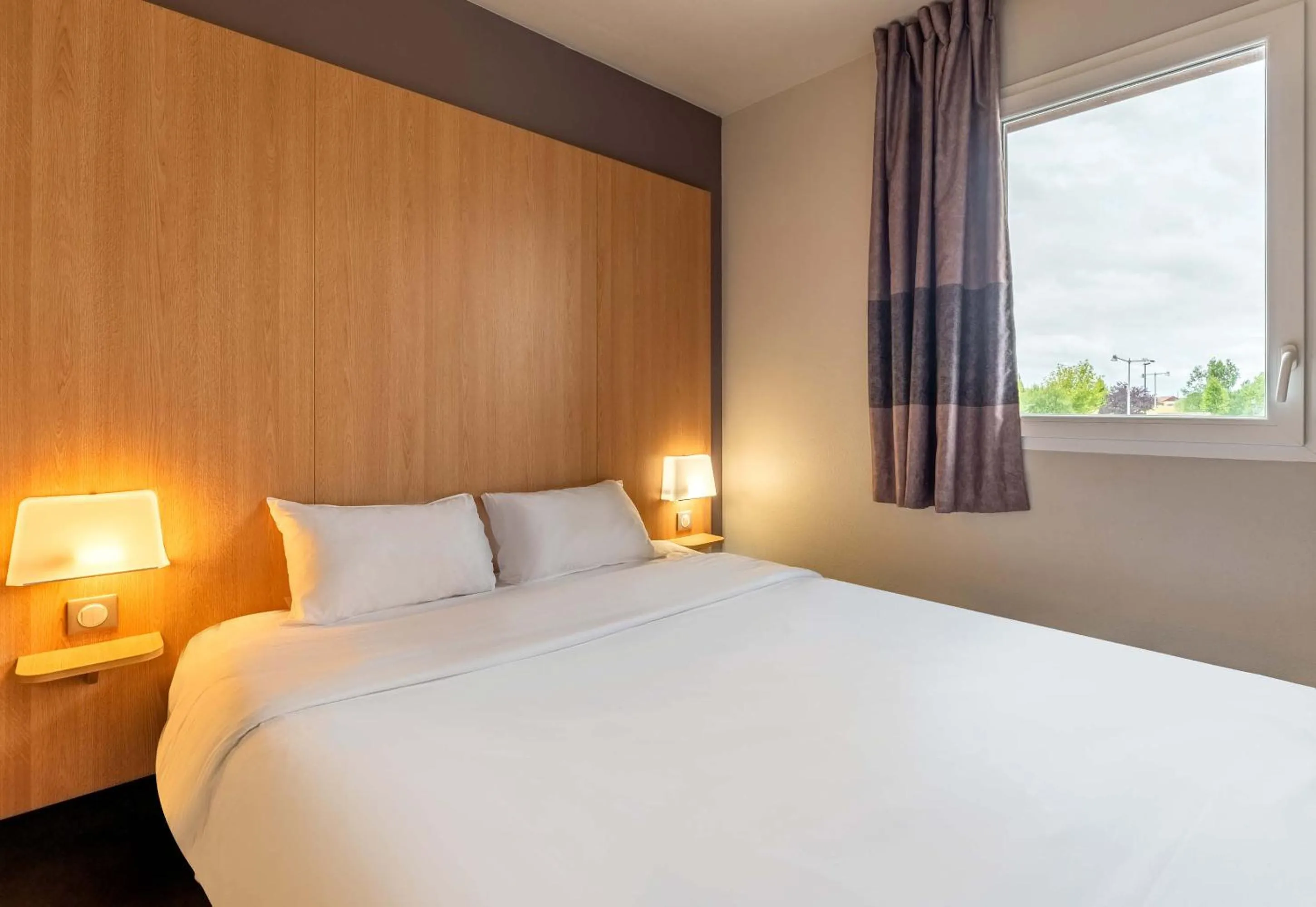 Bedroom, Bed in B&B HOTEL Yvetot