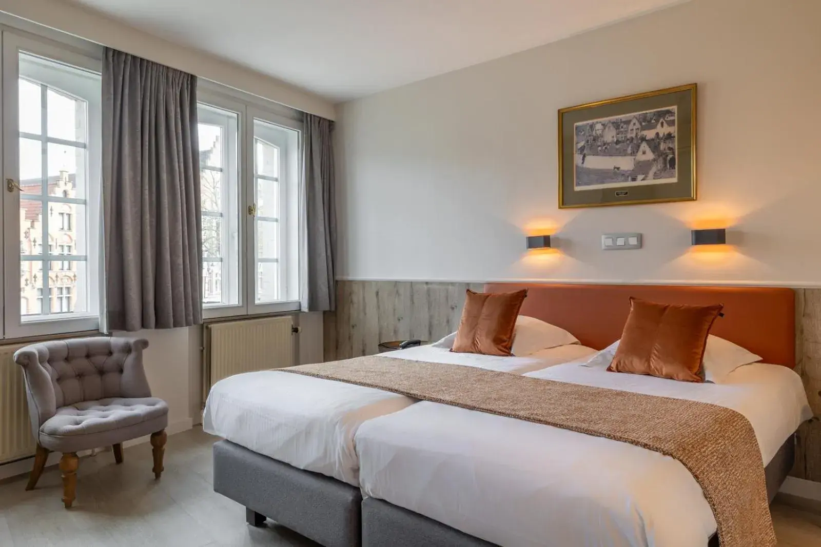 Twin Room Canal View in Hotel Ter Duinen Twin Room Canal View in Hotel Ter Duinen