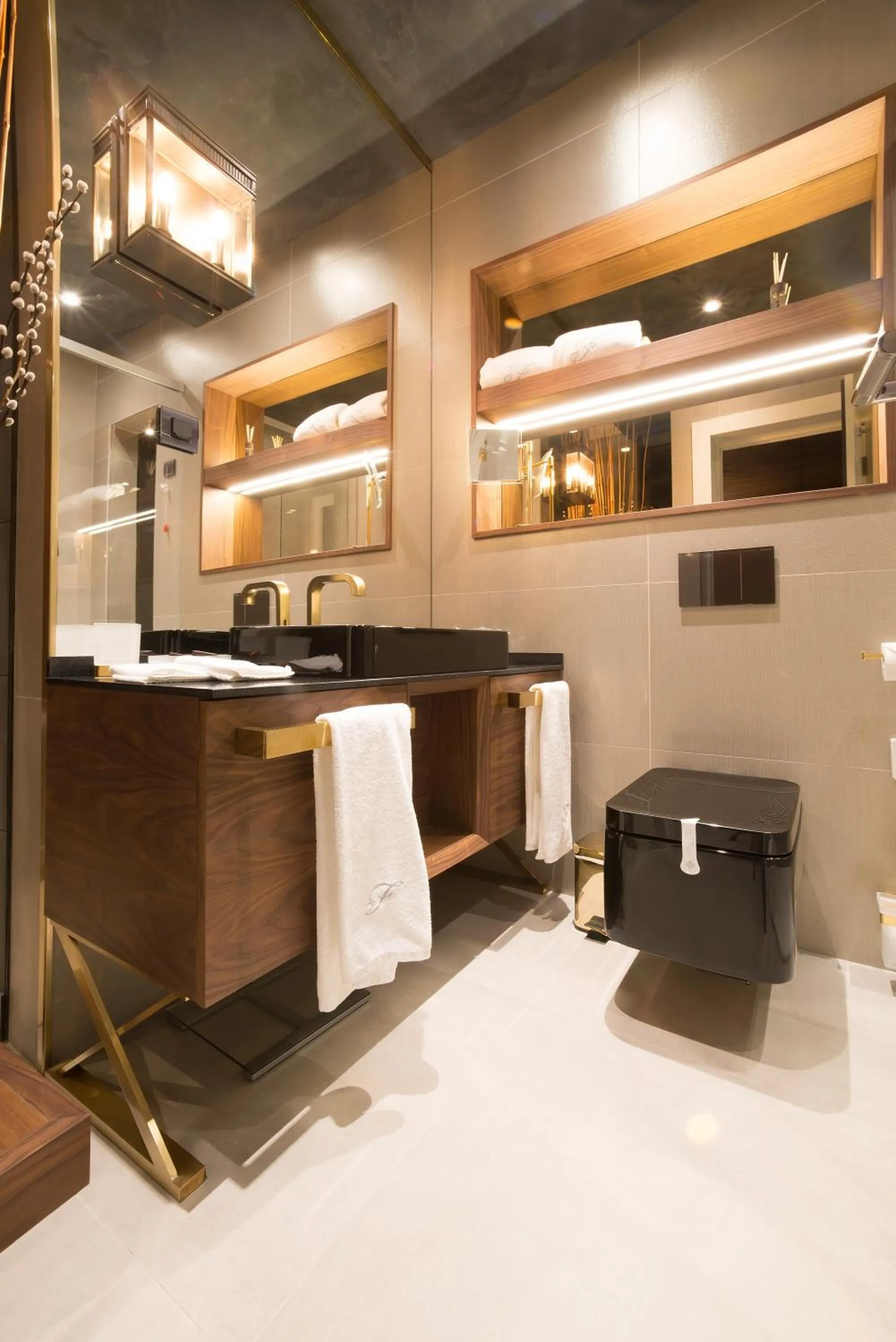 Toilet in Hotel Forza Terra