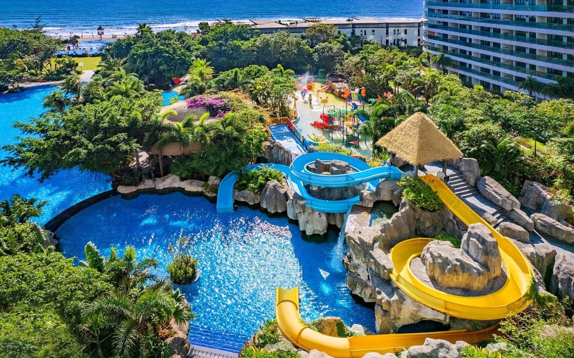 Aqua park in Howard Johnson Sandalwoods Resort Huizhou