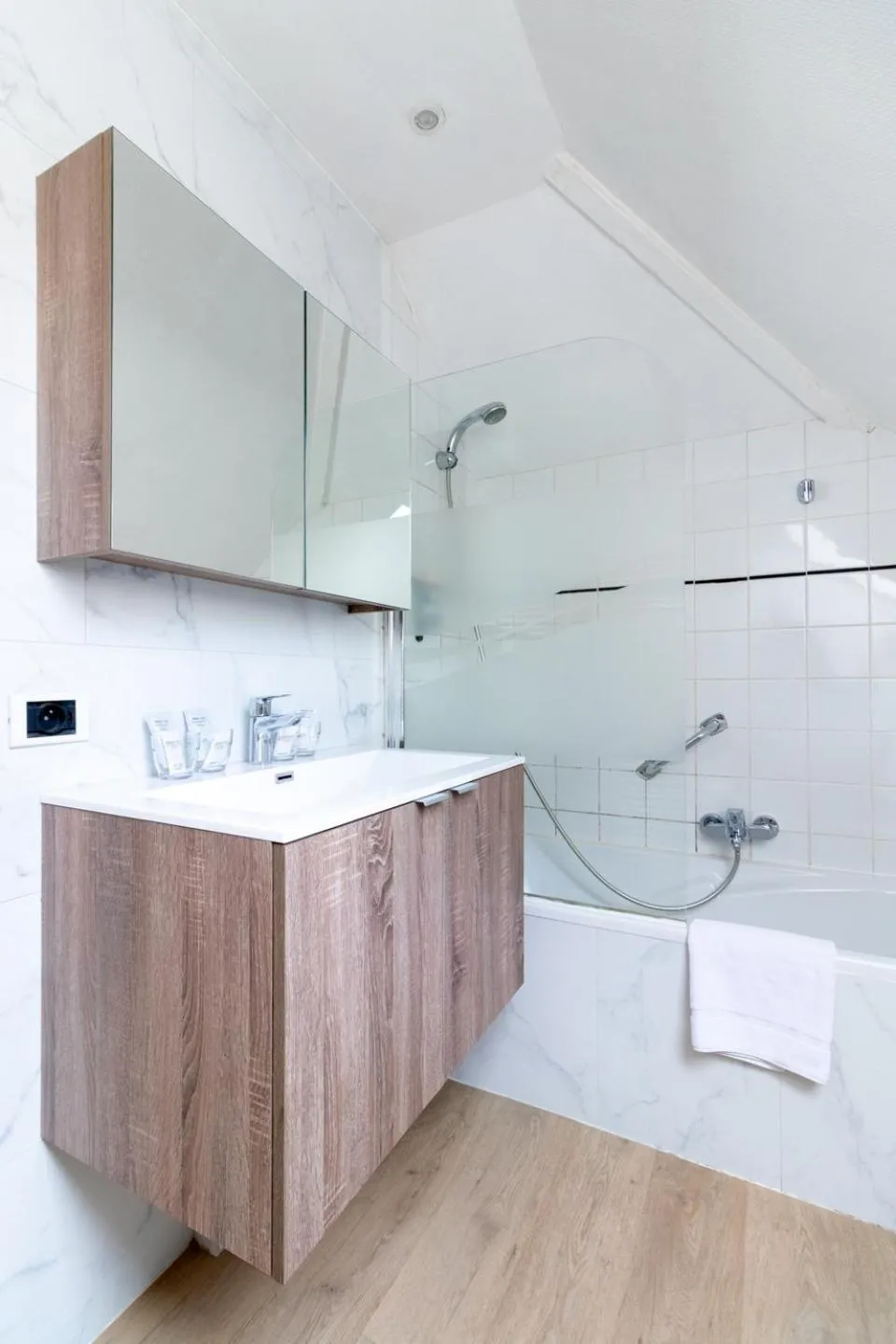 Shower in Hotel Montovani