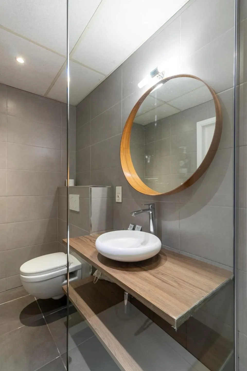 Shower in Hotel Montovani