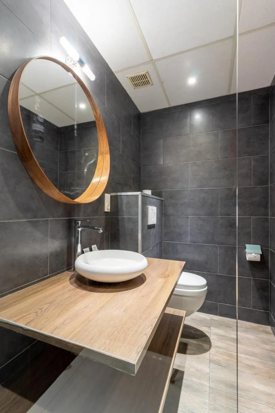 Shower in Hotel Montovani