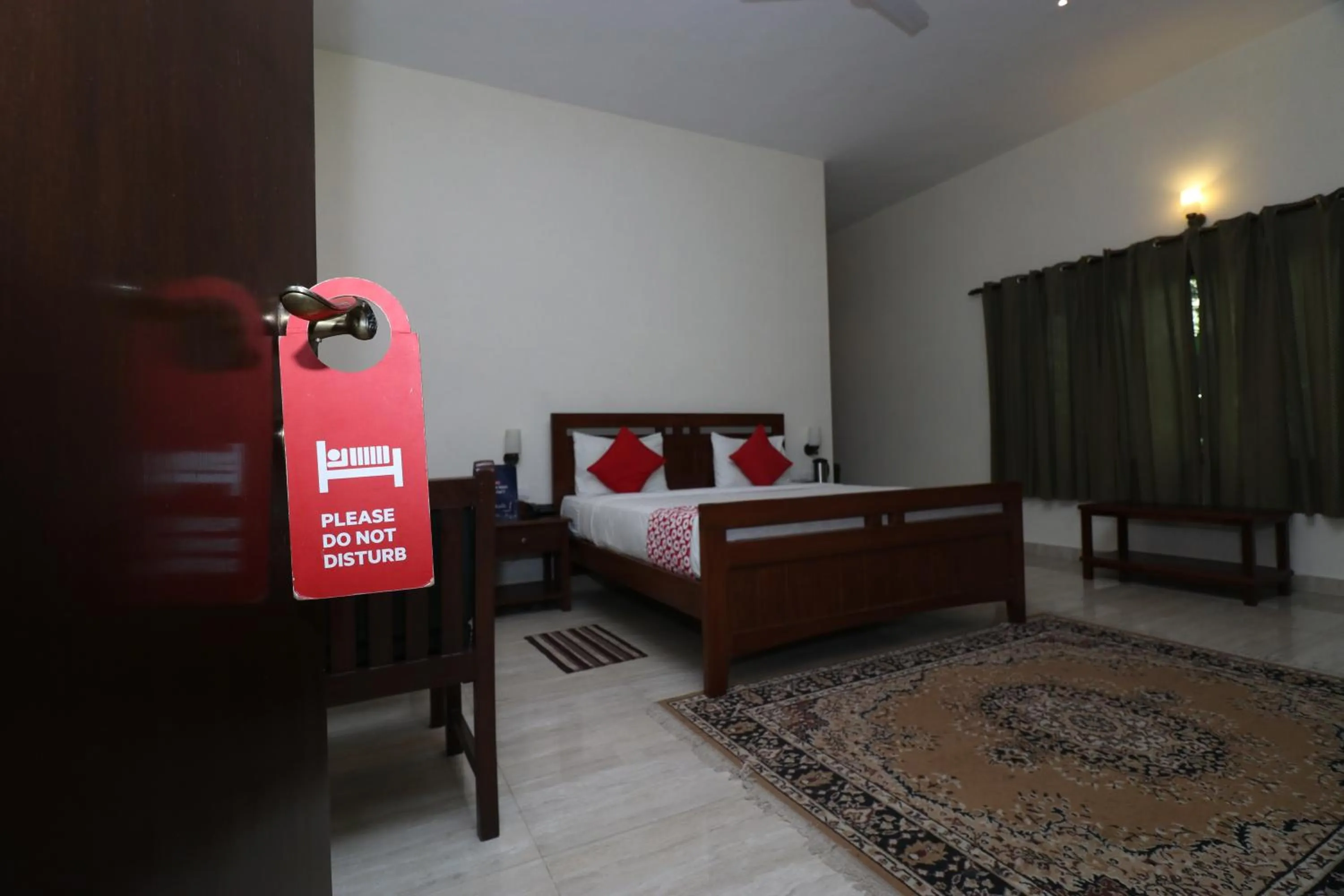 Bedroom, Bed in Corbett Comfort Lodge