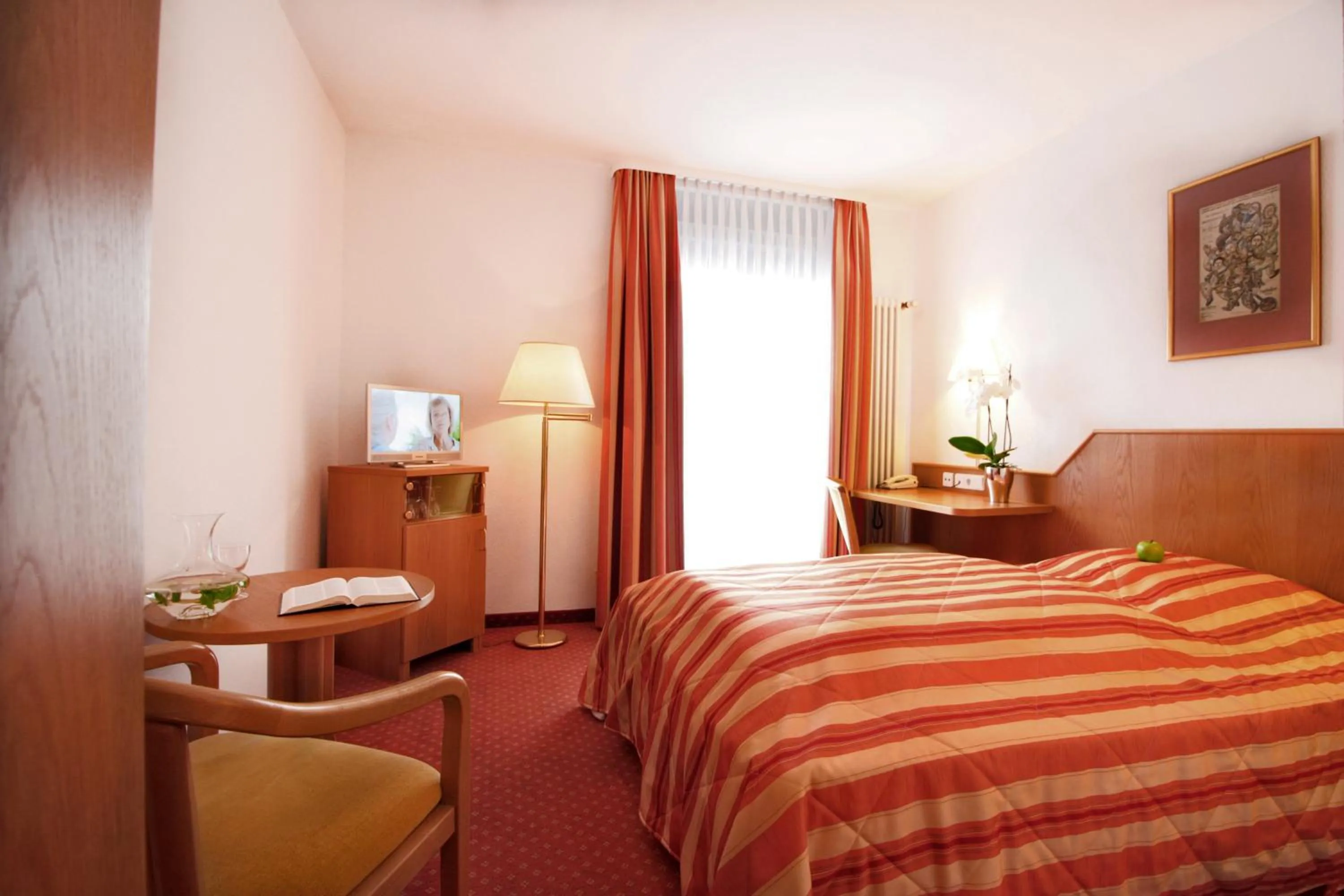 Bedroom, Bed in Hotel Schiff am See