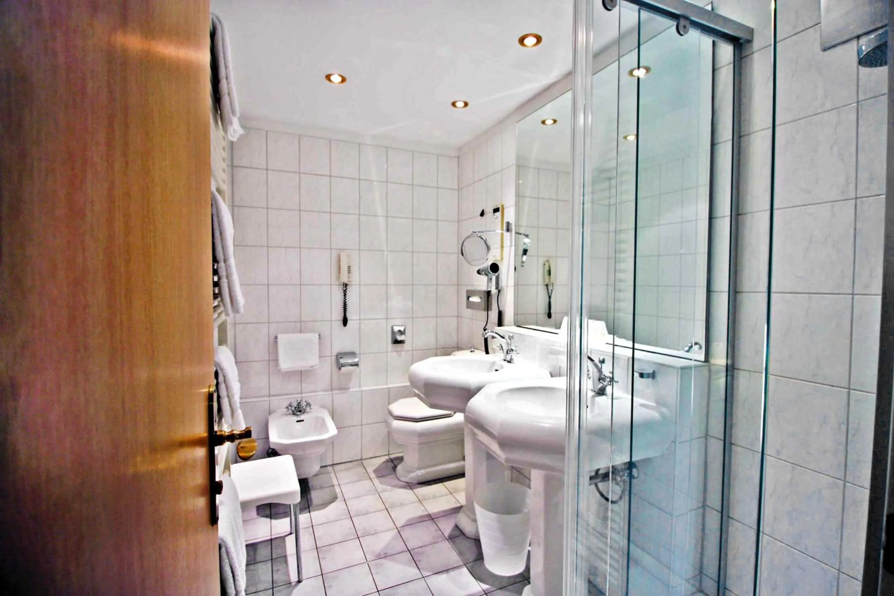 Bathroom in Hotel Schiff am See