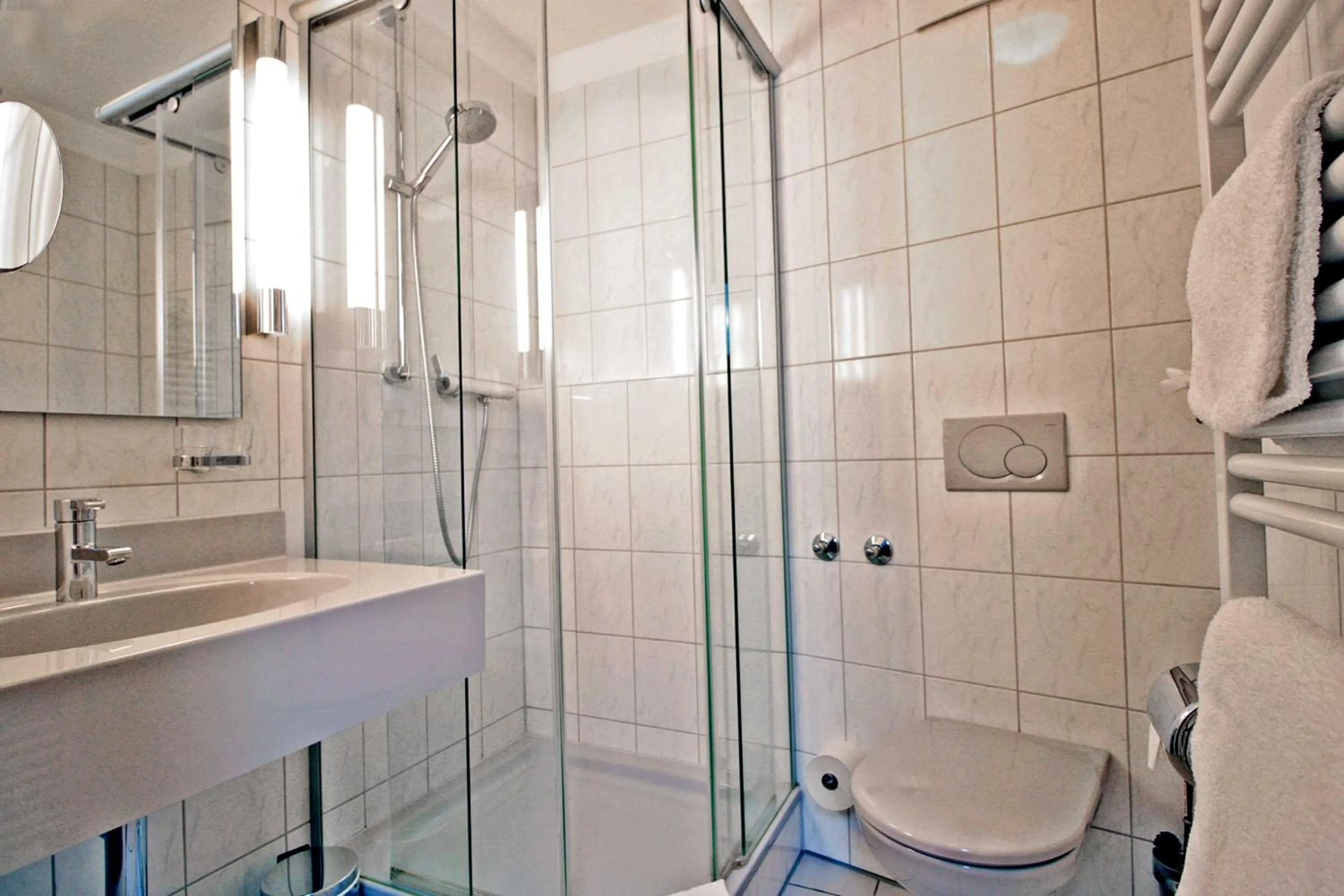 Bathroom in Hotel Schiff am See