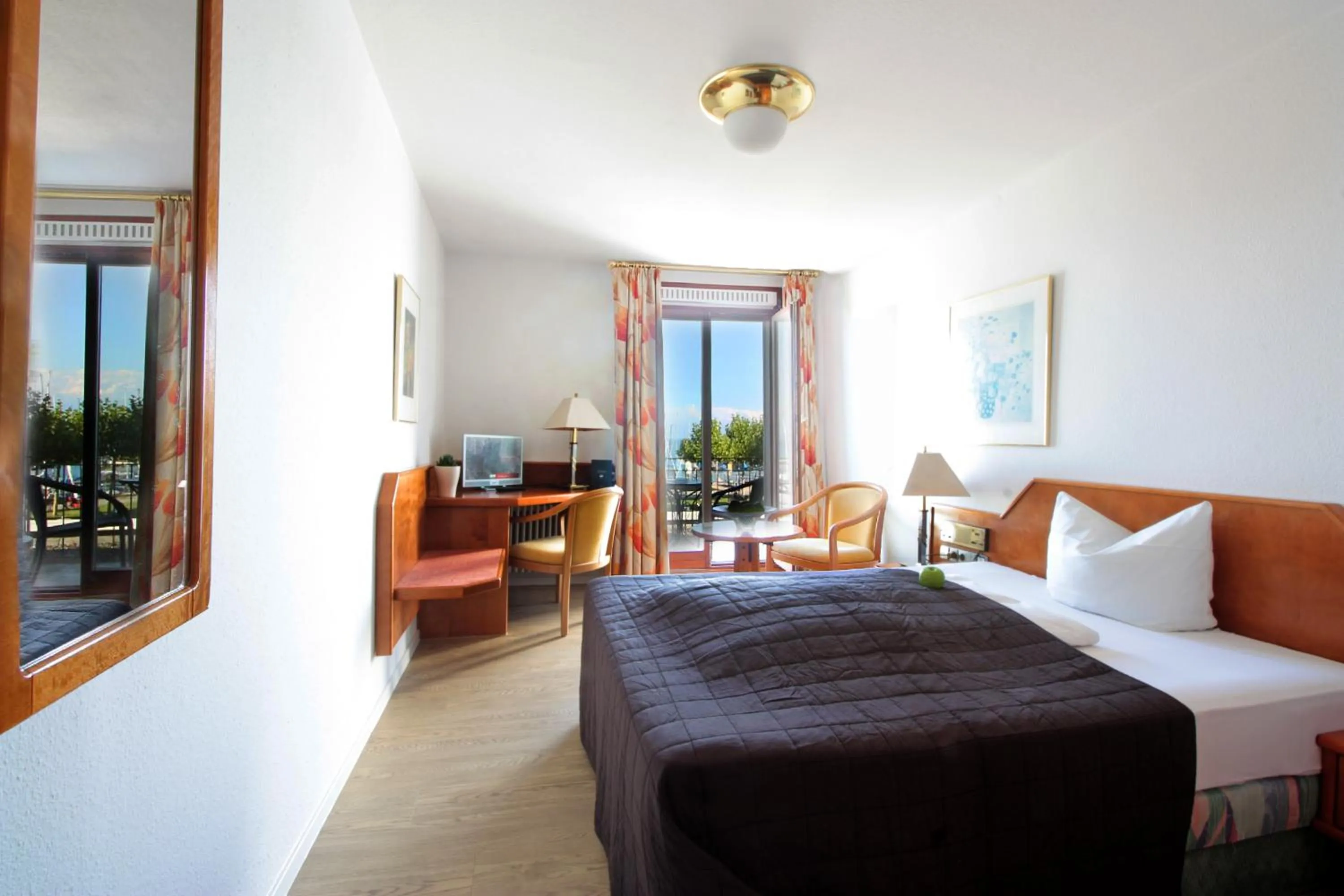 Photo of the whole room, Bed in Hotel Schiff am See