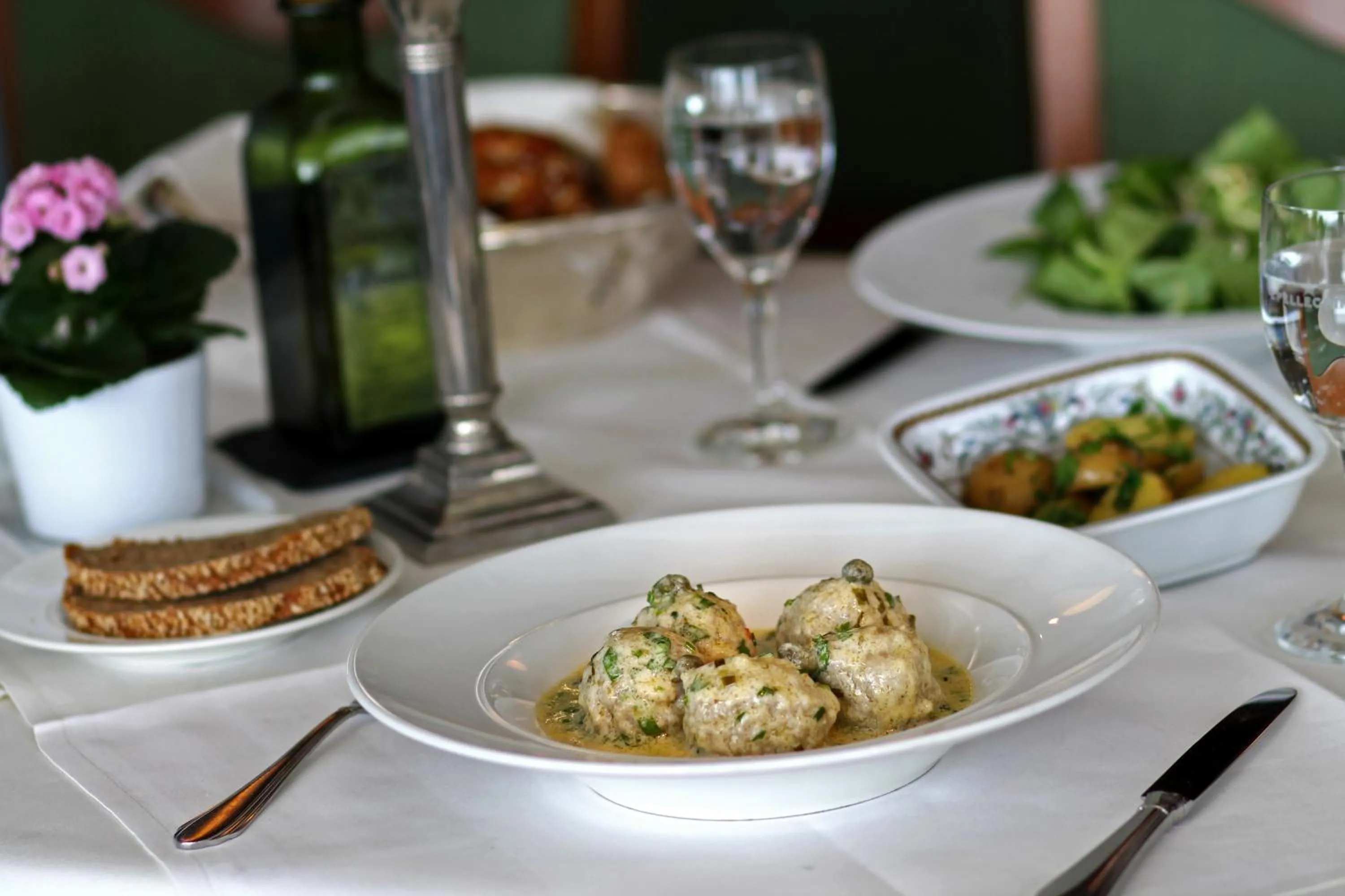 Restaurant/places to eat in Hotel Schiff am See