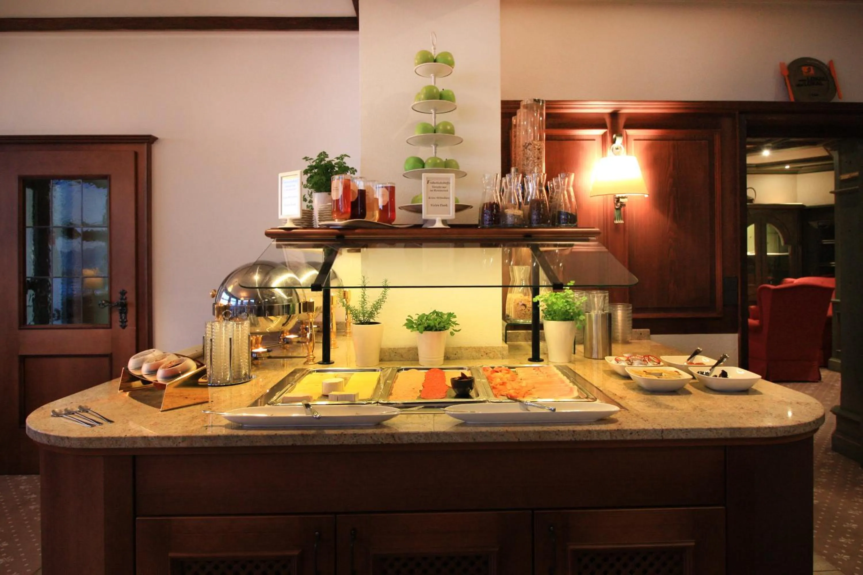 Restaurant/places to eat in Hotel Schiff am See