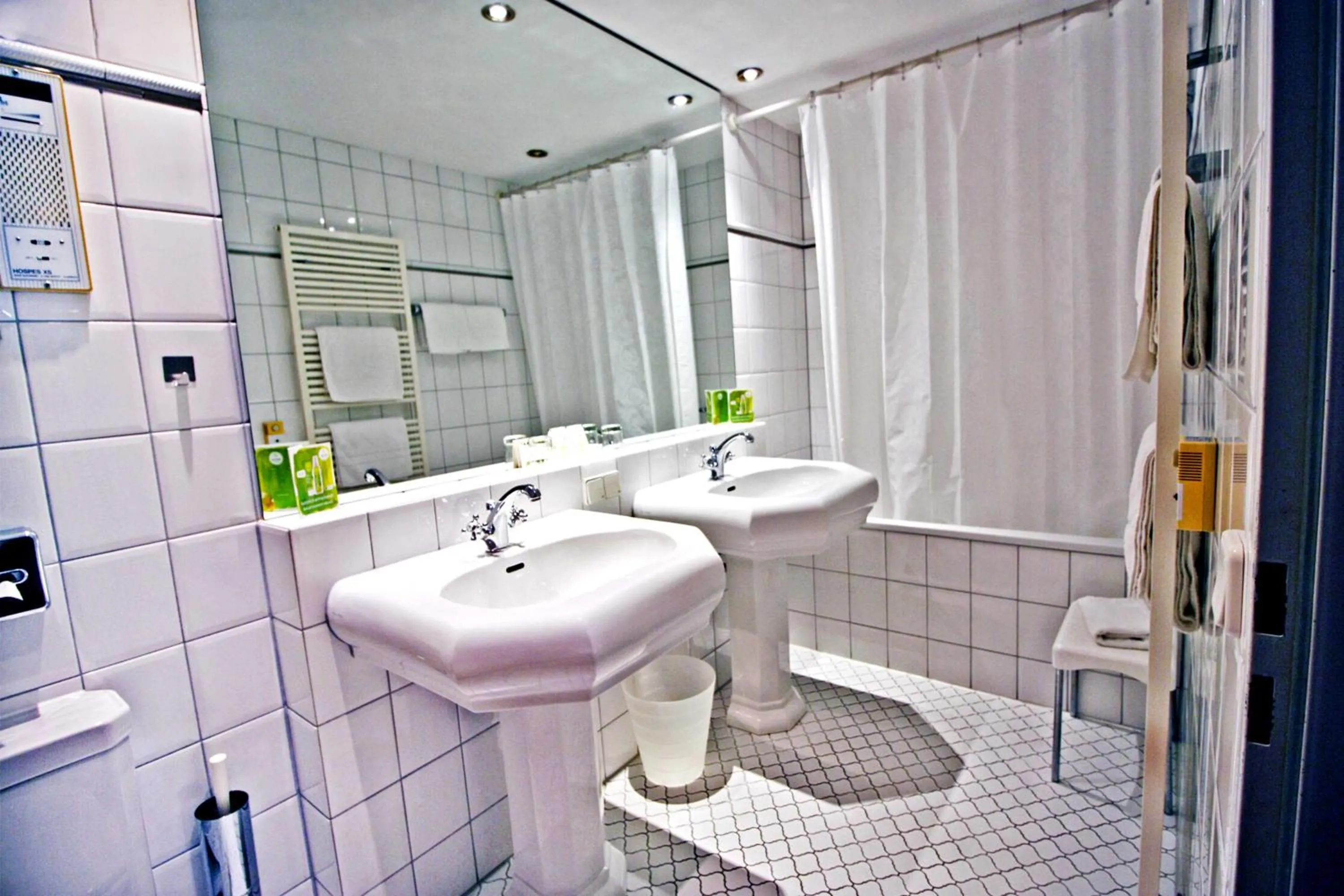 Bathroom in Hotel Schiff am See