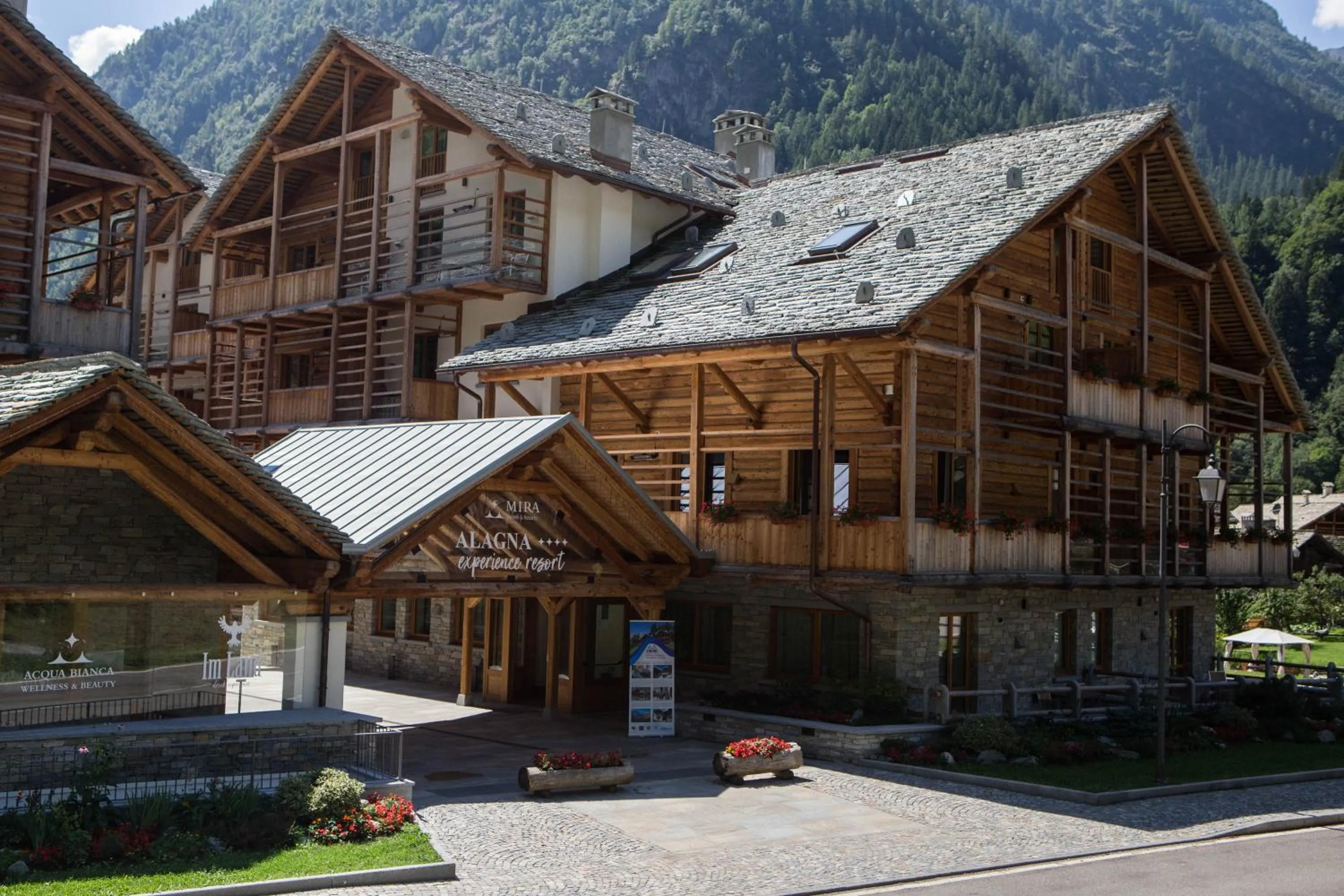 Facade/entrance in Alagna Mountain Resort & SPA