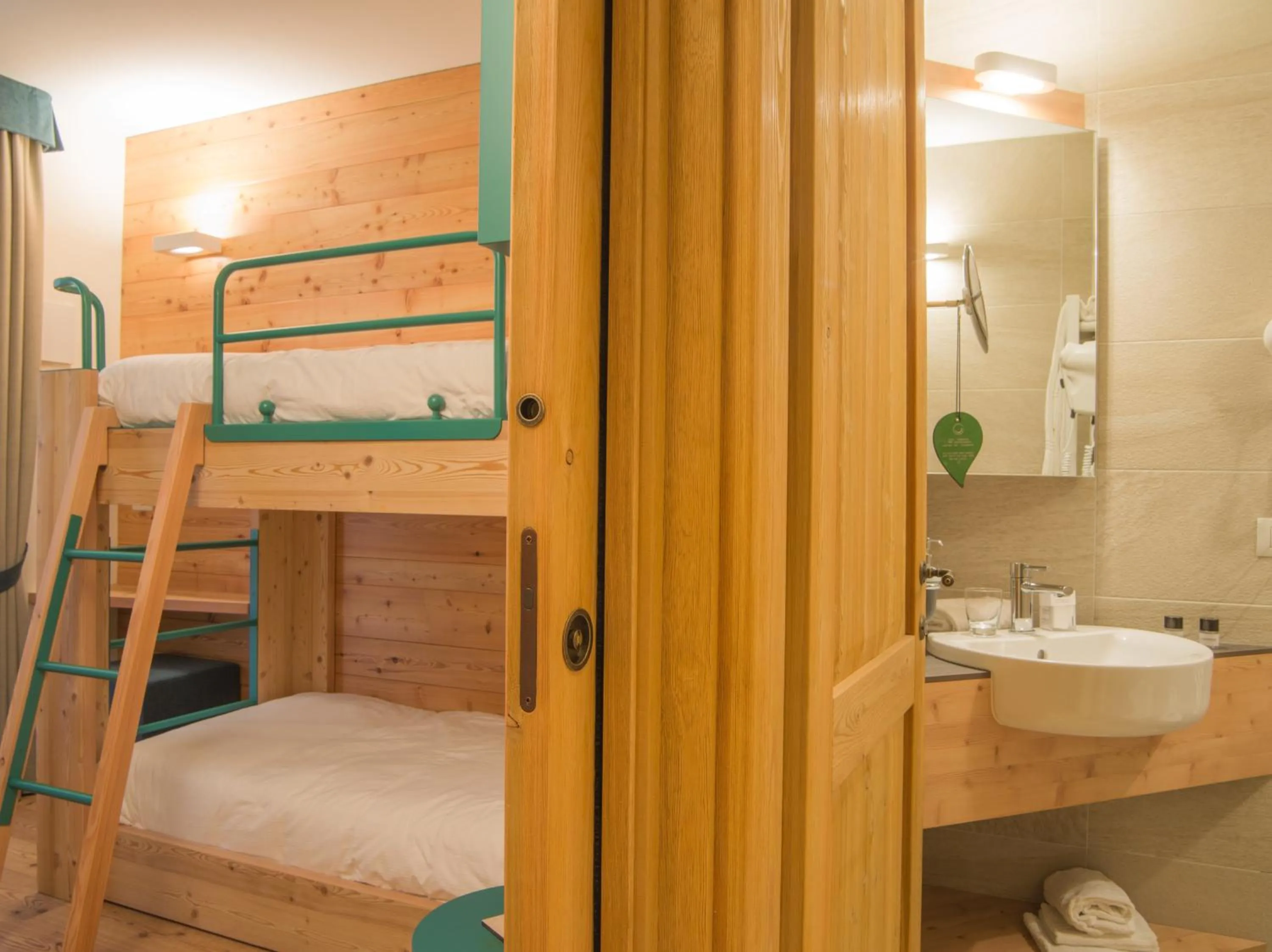 Bed in Alagna Mountain Resort & SPA