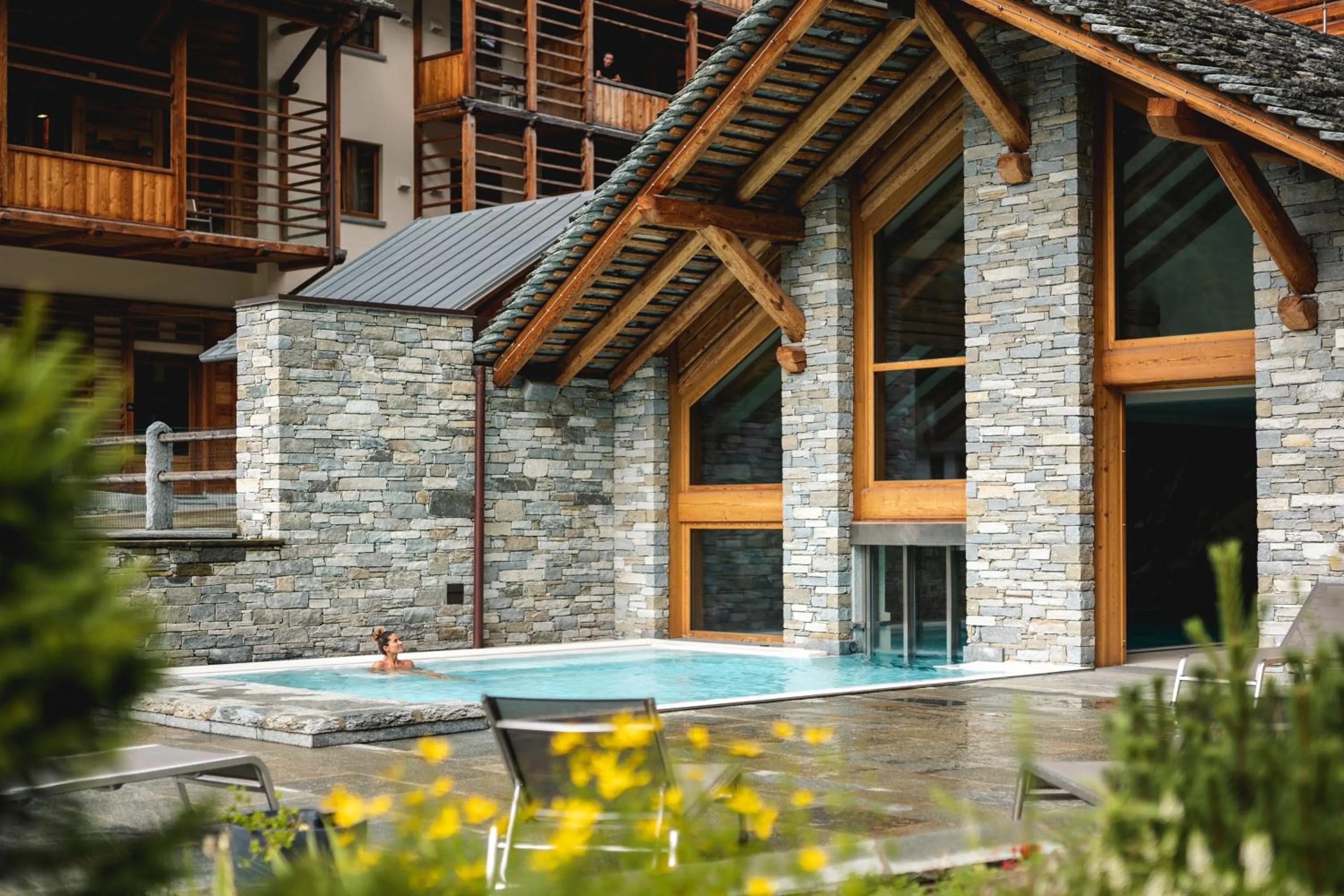 Swimming pool in Alagna Mountain Resort & SPA