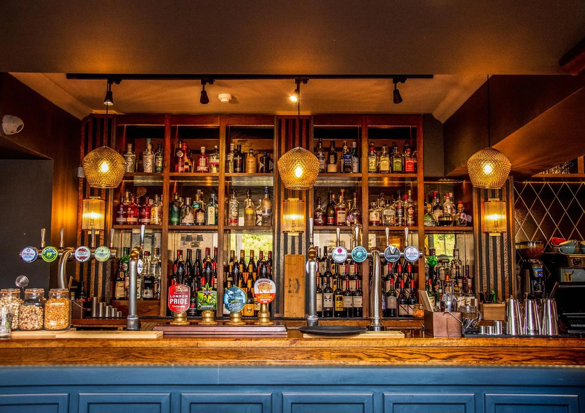 Lounge or bar in Harper's Steakhouse with Rooms, Haslemere