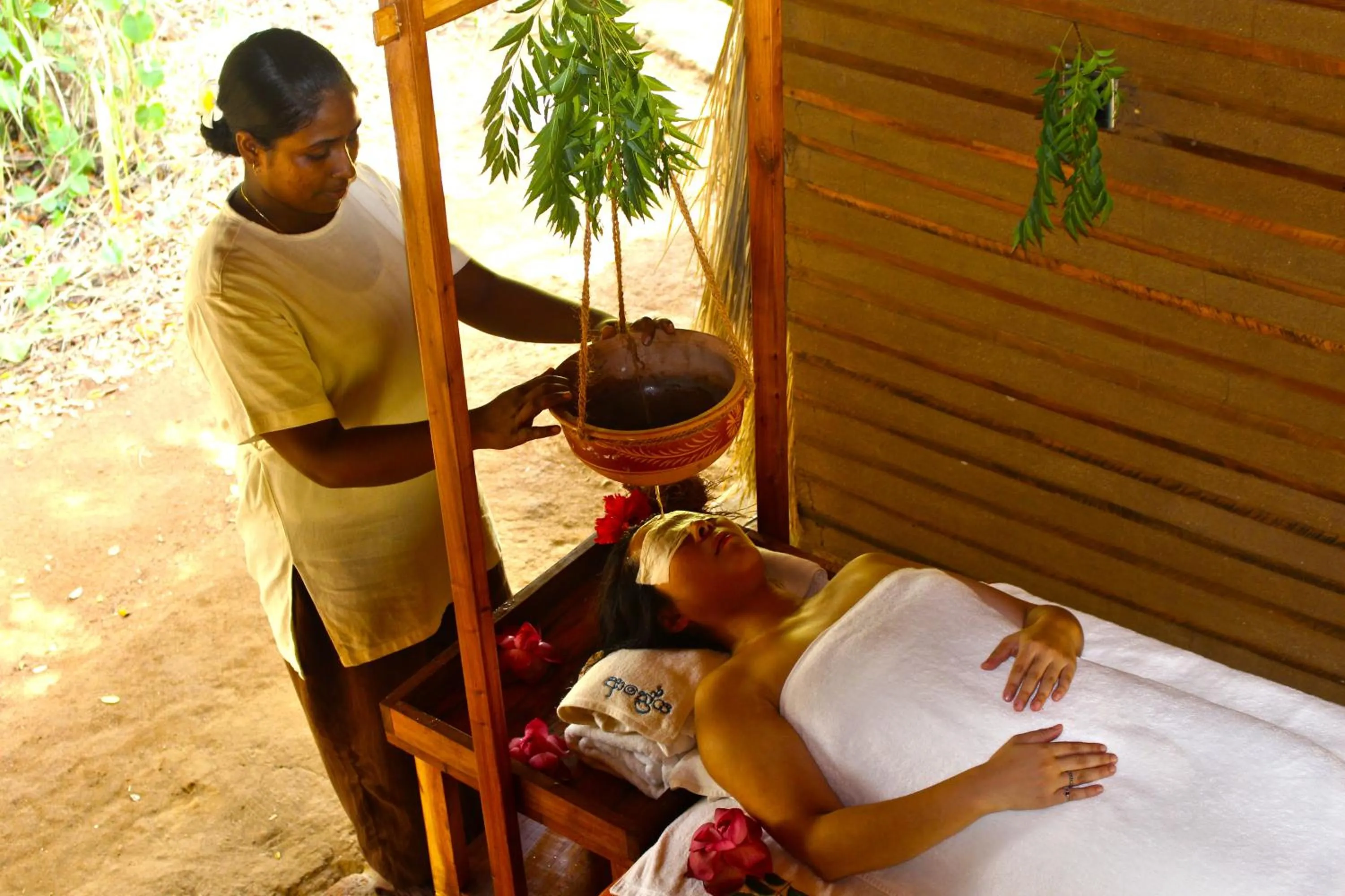 Massage in Athreya Ayurveda Ashram