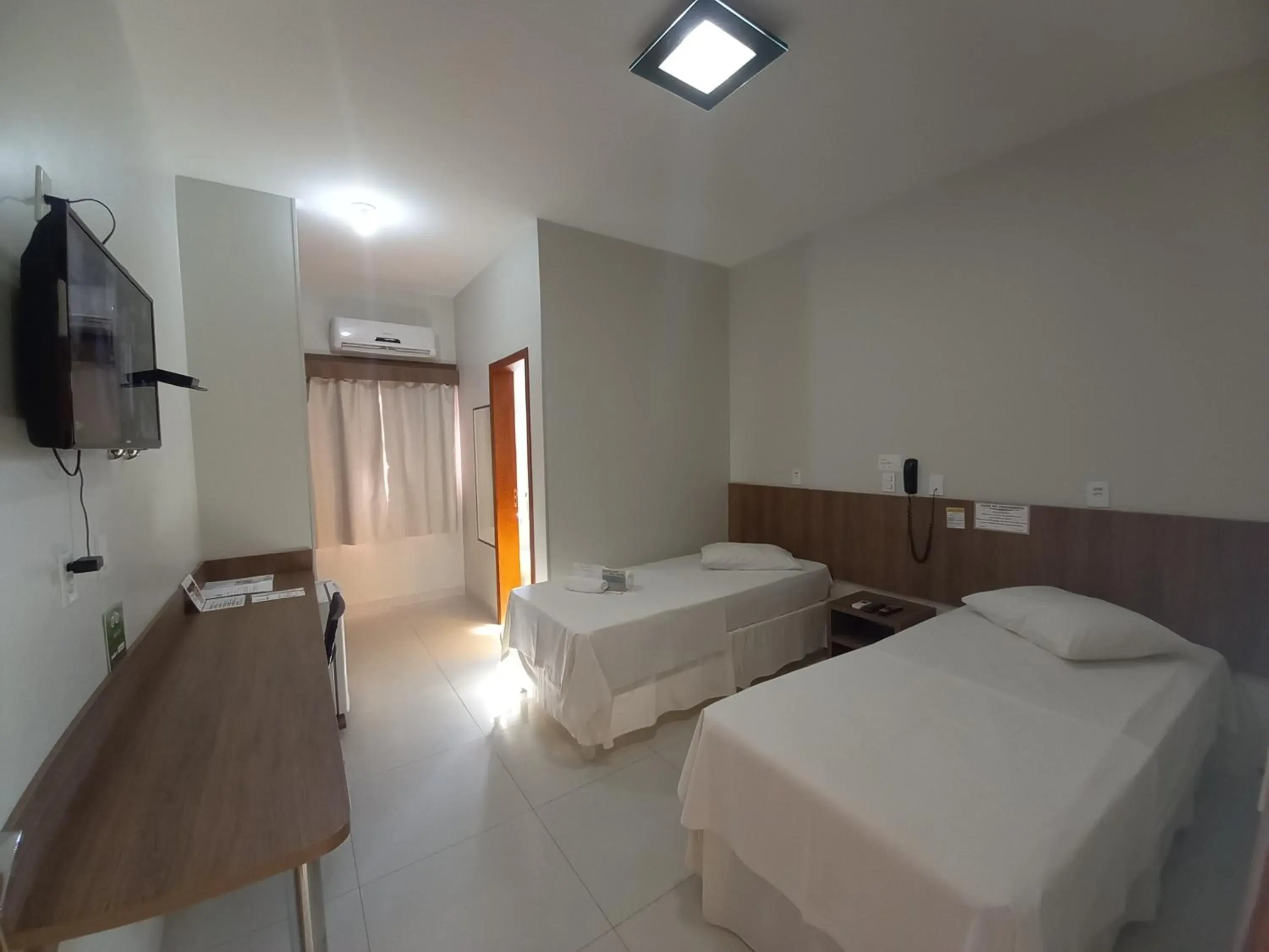 INDIVIDUAL SOLTEIRO - single occupancy - LUXO COM FRIGOBAR in Hotel Mandino INDIVIDUAL SOLTEIRO - single occupancy - LUXO COM FRIGOBAR in Hotel Mandino