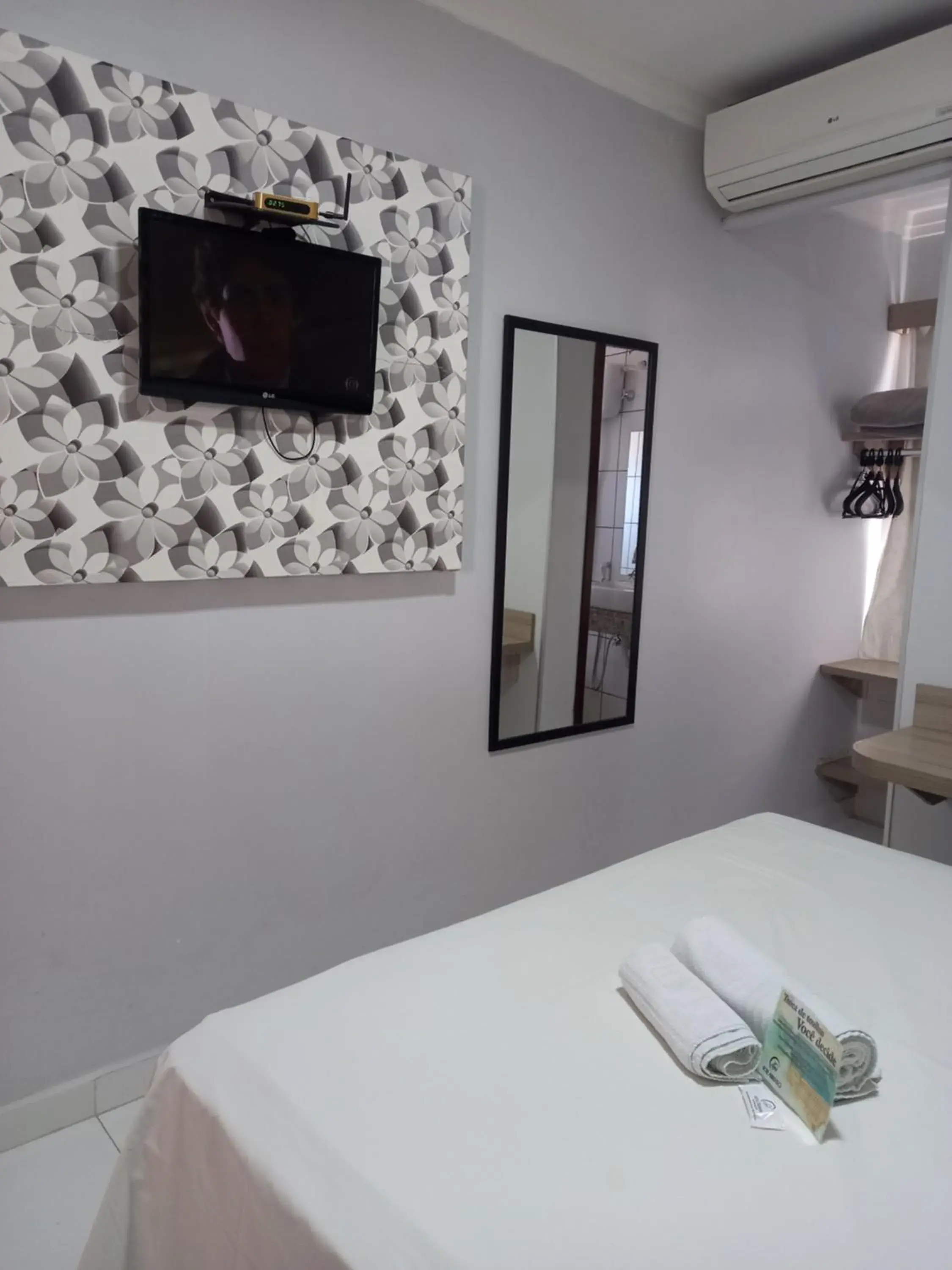 STANDARD - single occupancy - INDIVIDUAL CASAL SEM FRIGOBAR in Hotel Mandino STANDARD - single occupancy - INDIVIDUAL CASAL SEM FRIGOBAR in Hotel Mandino