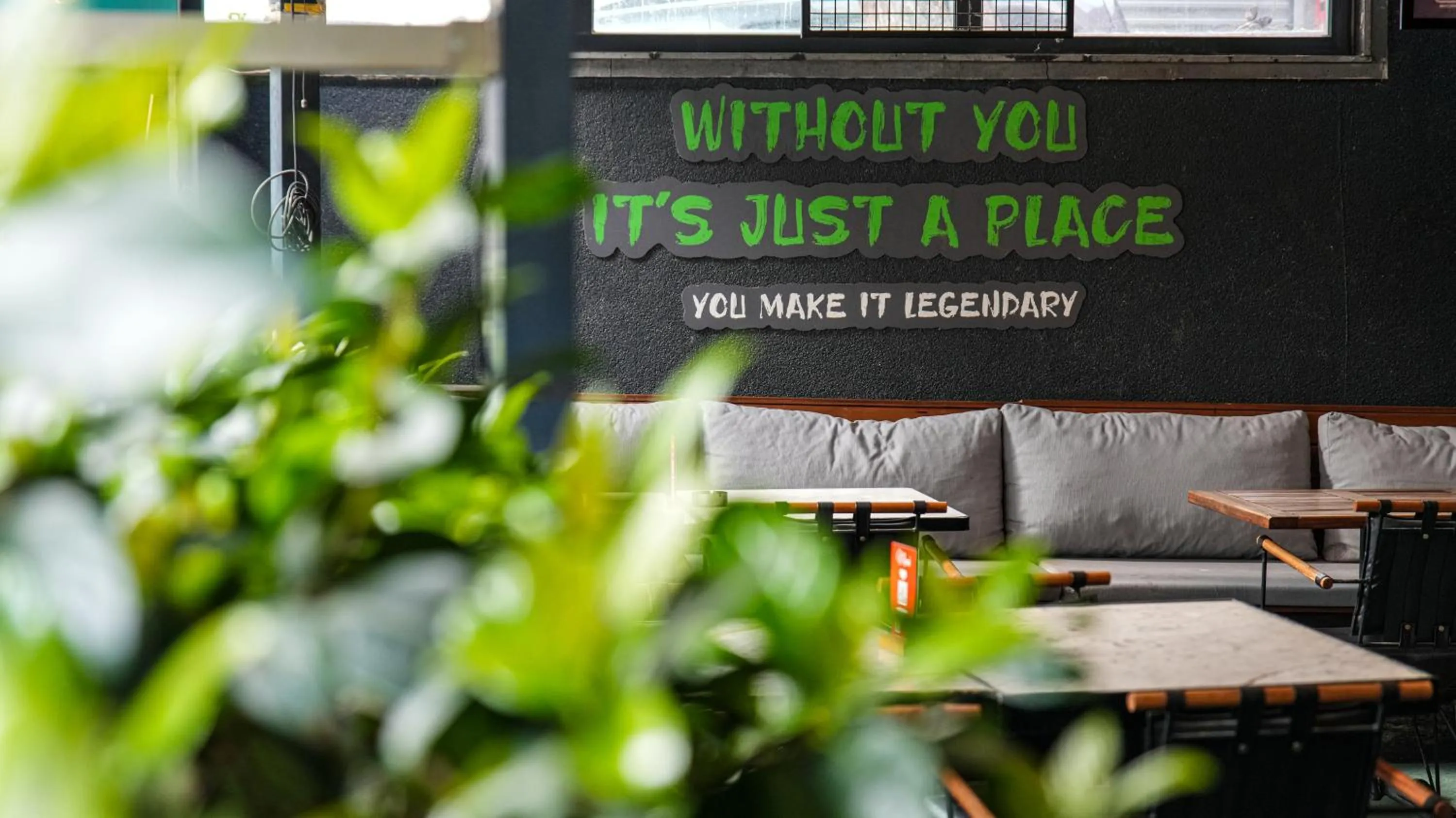 Restaurant/places to eat in Milord Hotel