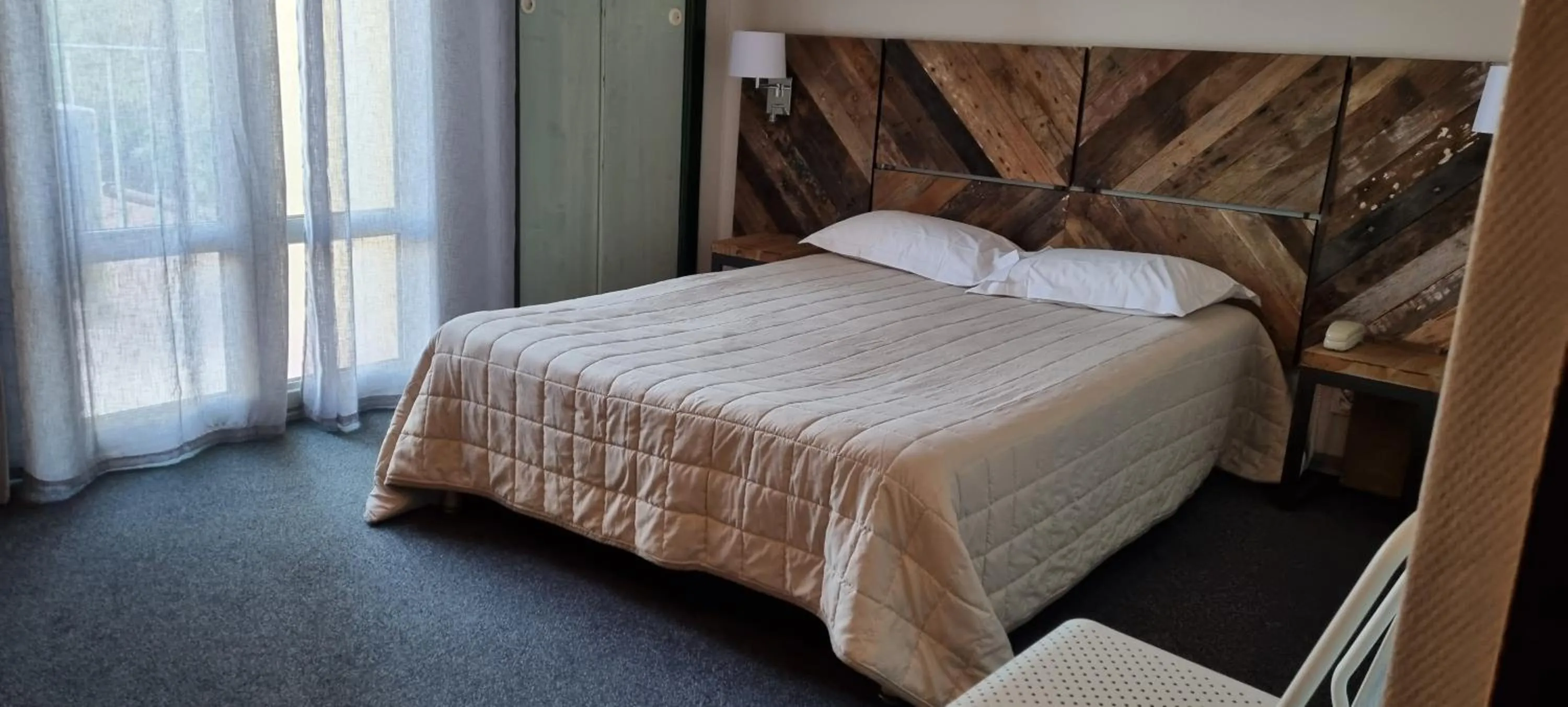 Bed in Hôtel Restaurant Atrachjata