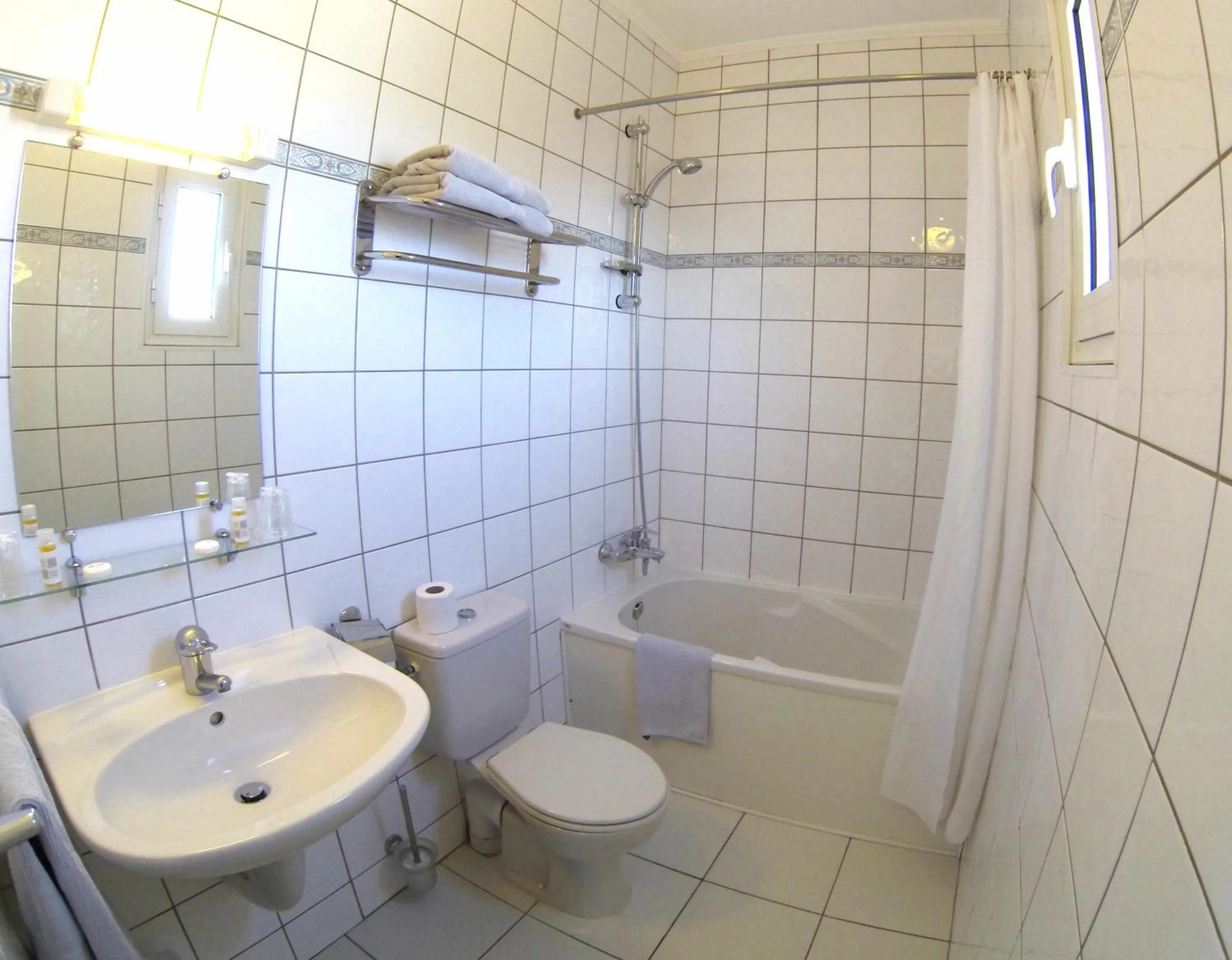 Bathroom in Hôtel Restaurant L' Empereur