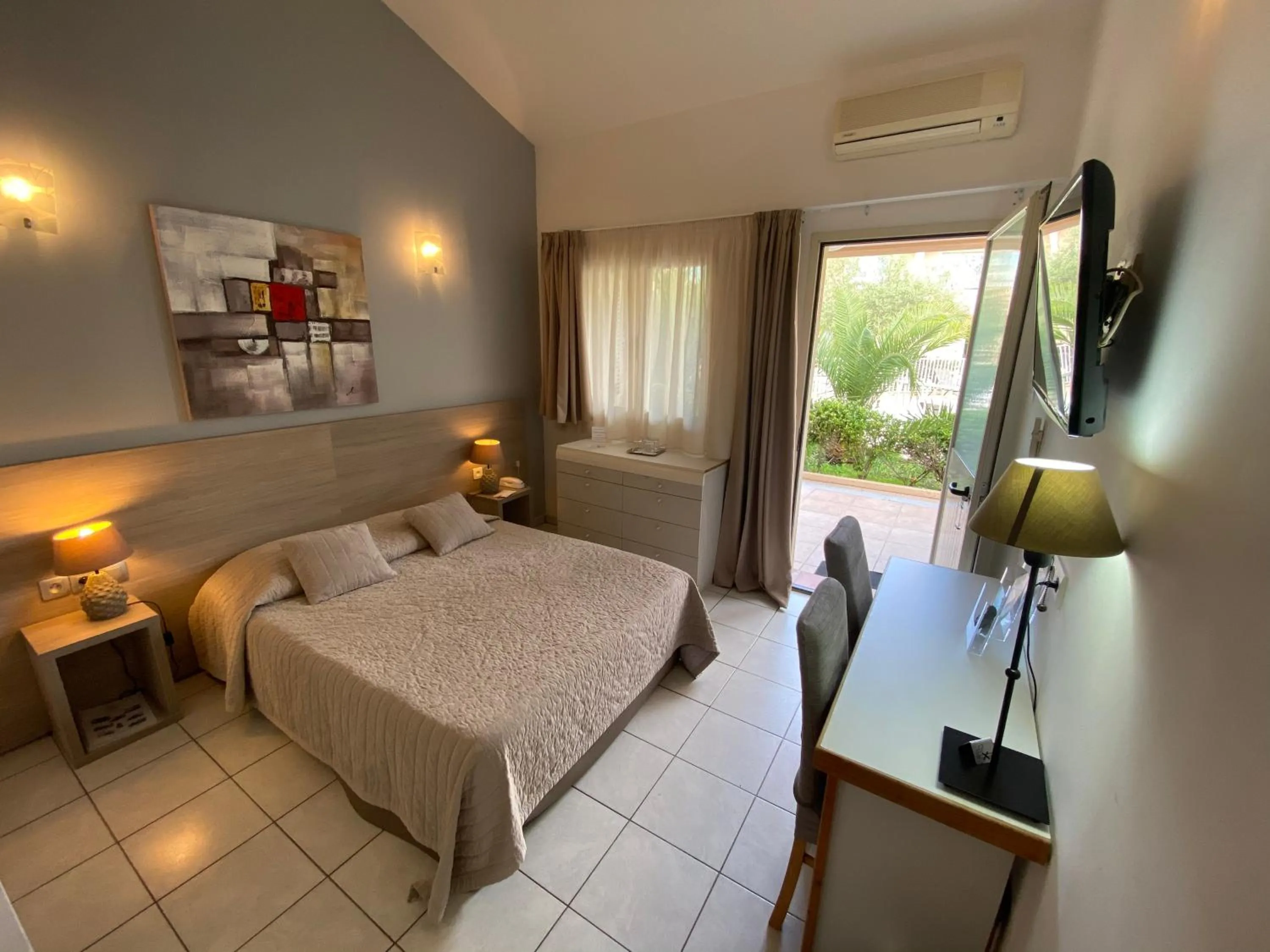 Bed in Hôtel Restaurant L' Empereur