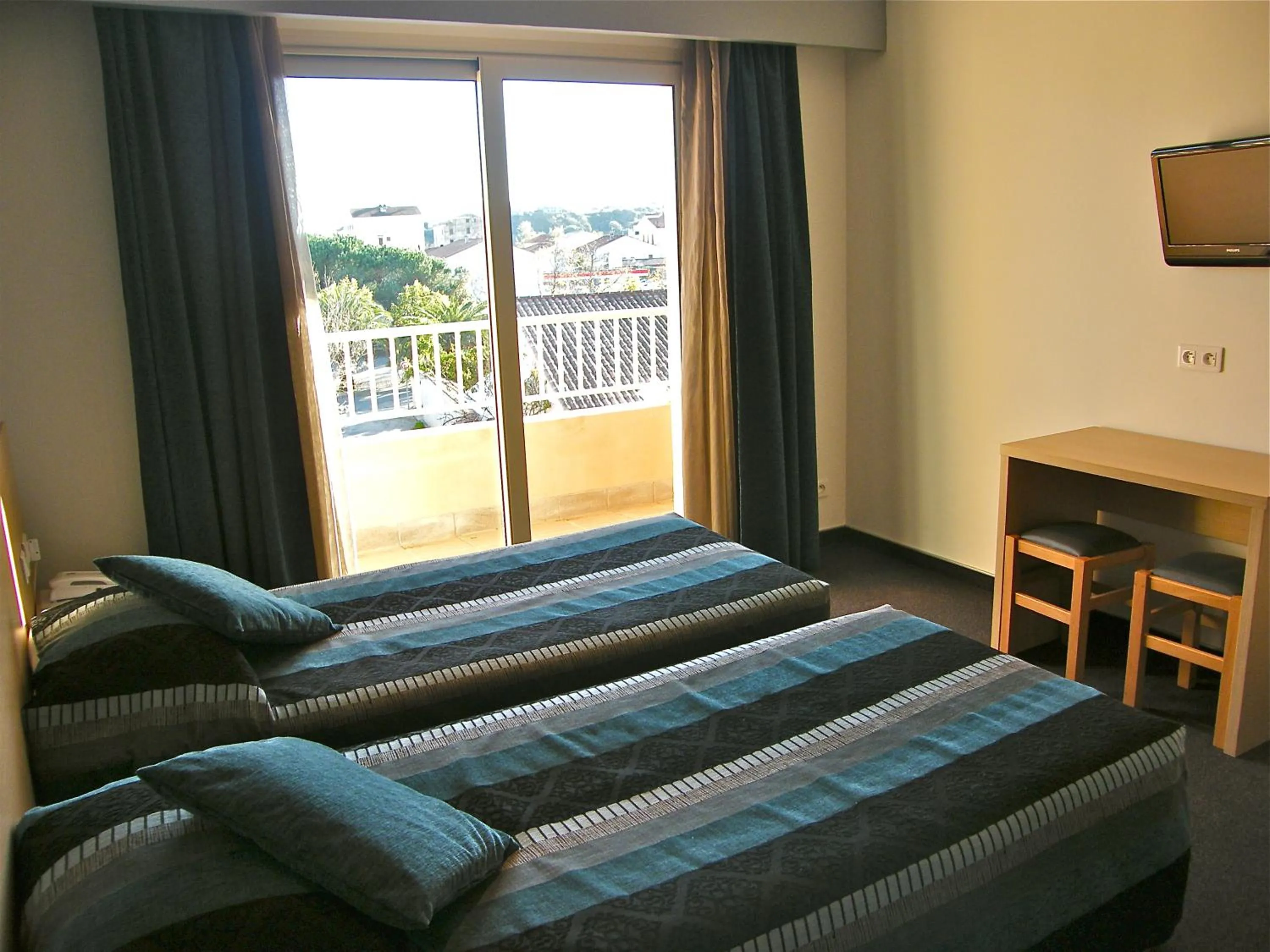 Bedroom, Bed in Hôtel Restaurant L' Empereur