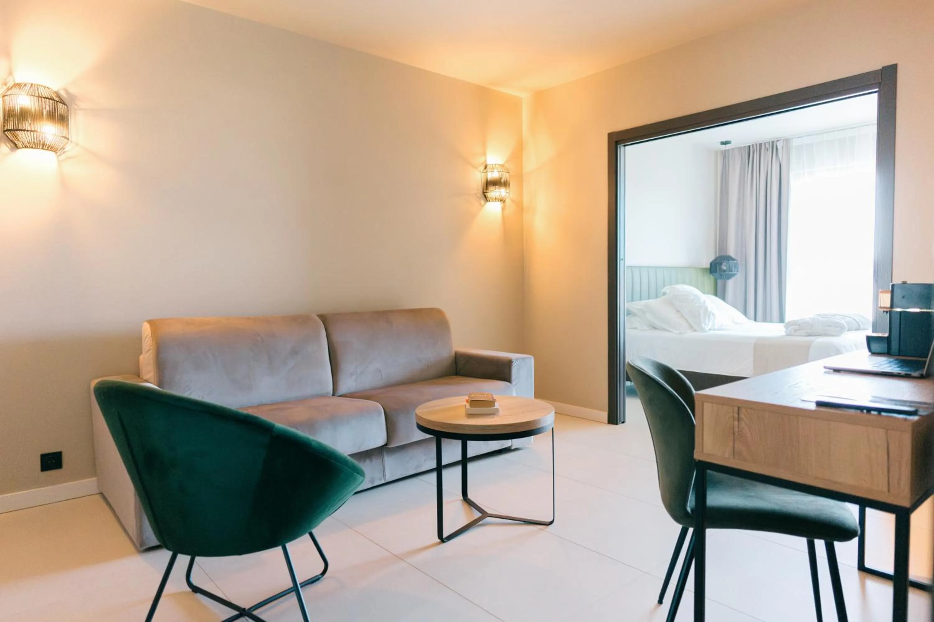 Living room in Hôtel Spa Restaurant La Madrague