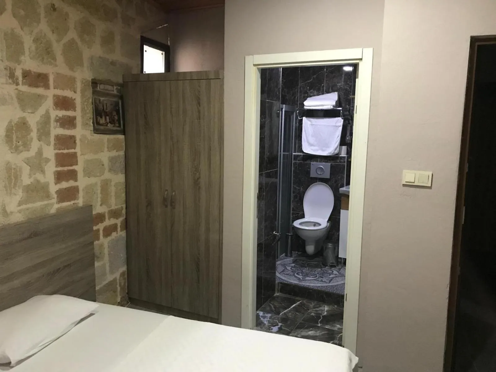 Toilet, Bed in SunAnatolia Otel