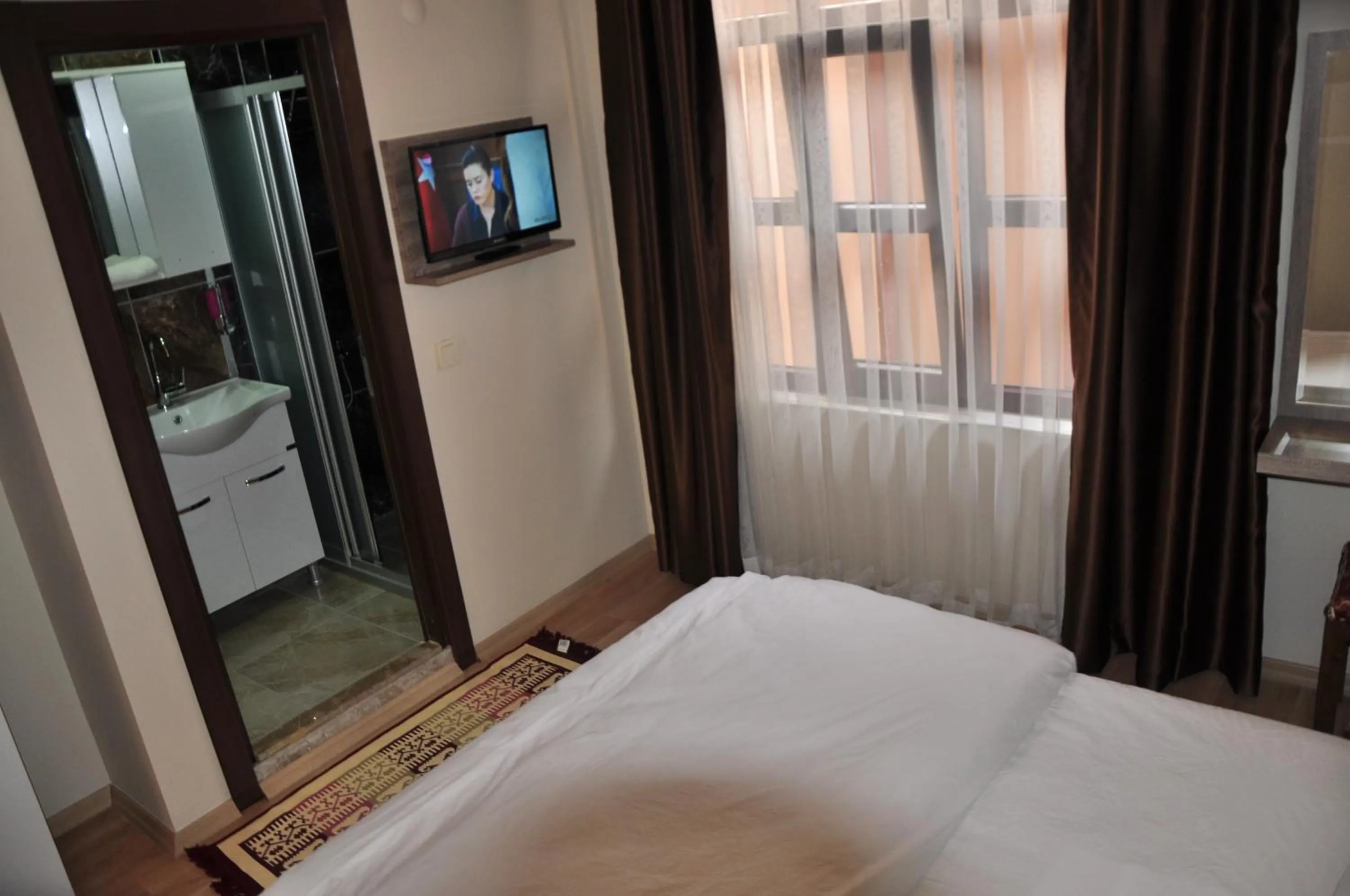 Toilet, Bed in SunAnatolia Otel