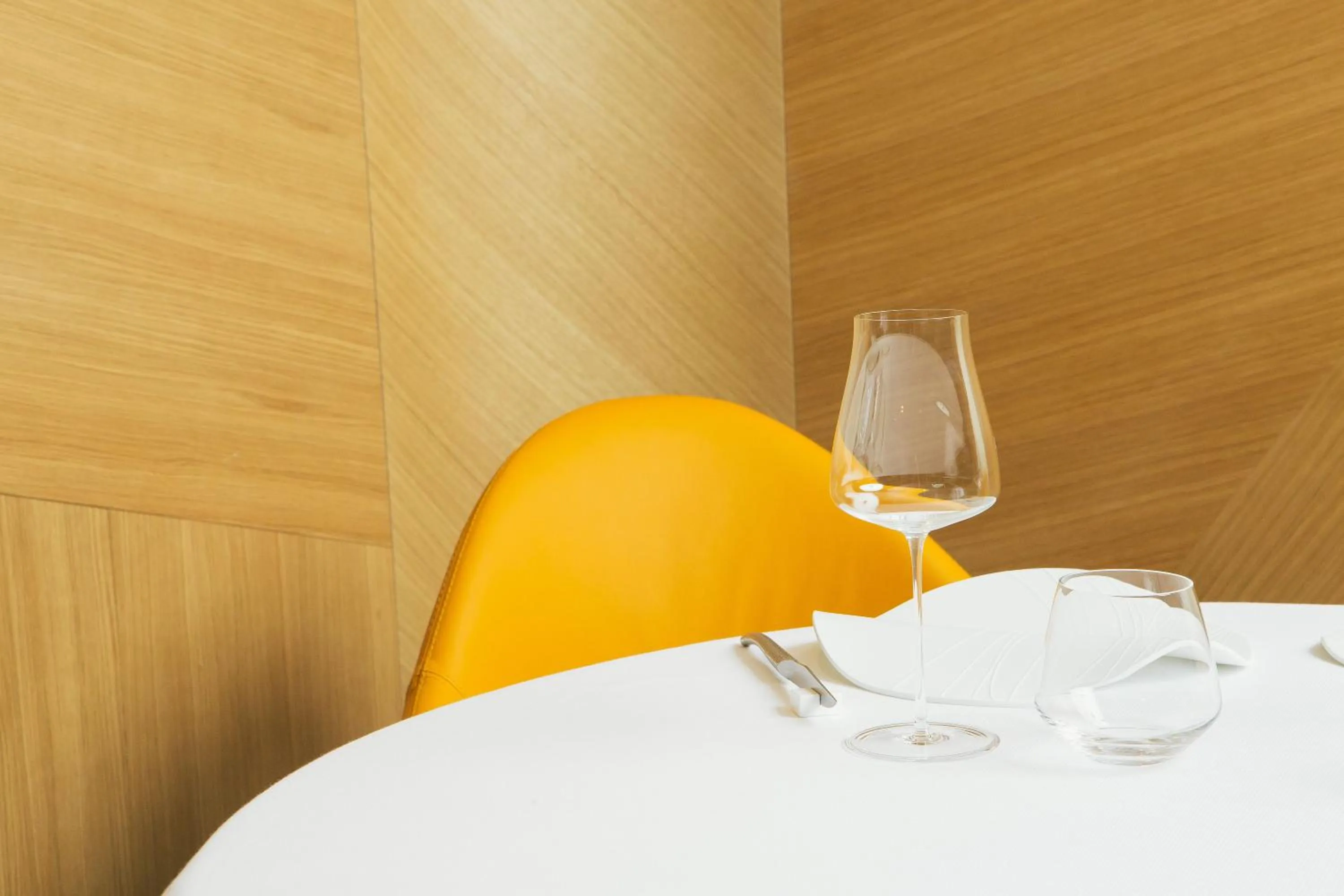 Restaurant/places to eat, Bed in Chapeau Rouge par William Frachot - Hôtel Espace Bien-être & Restaurant étoilé