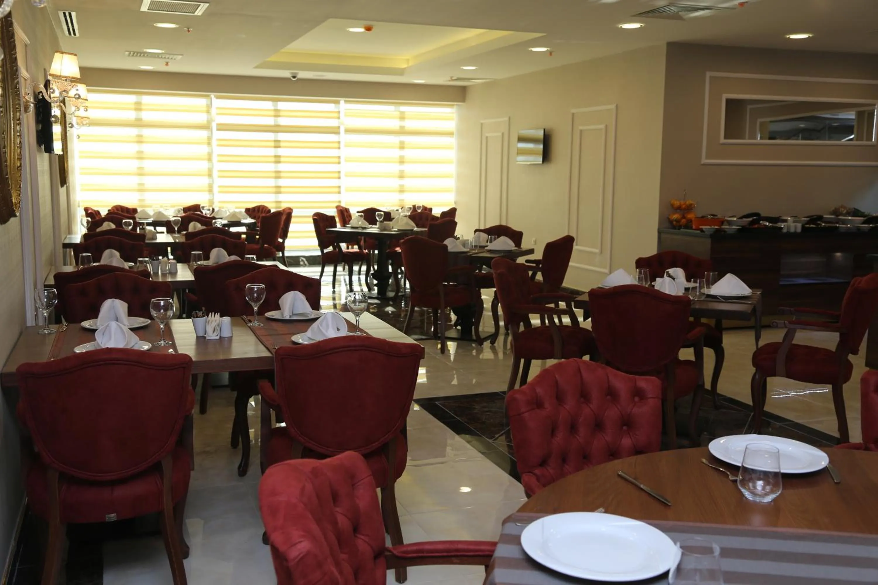Restaurant/places to eat in Vivaldi Park Hotel
