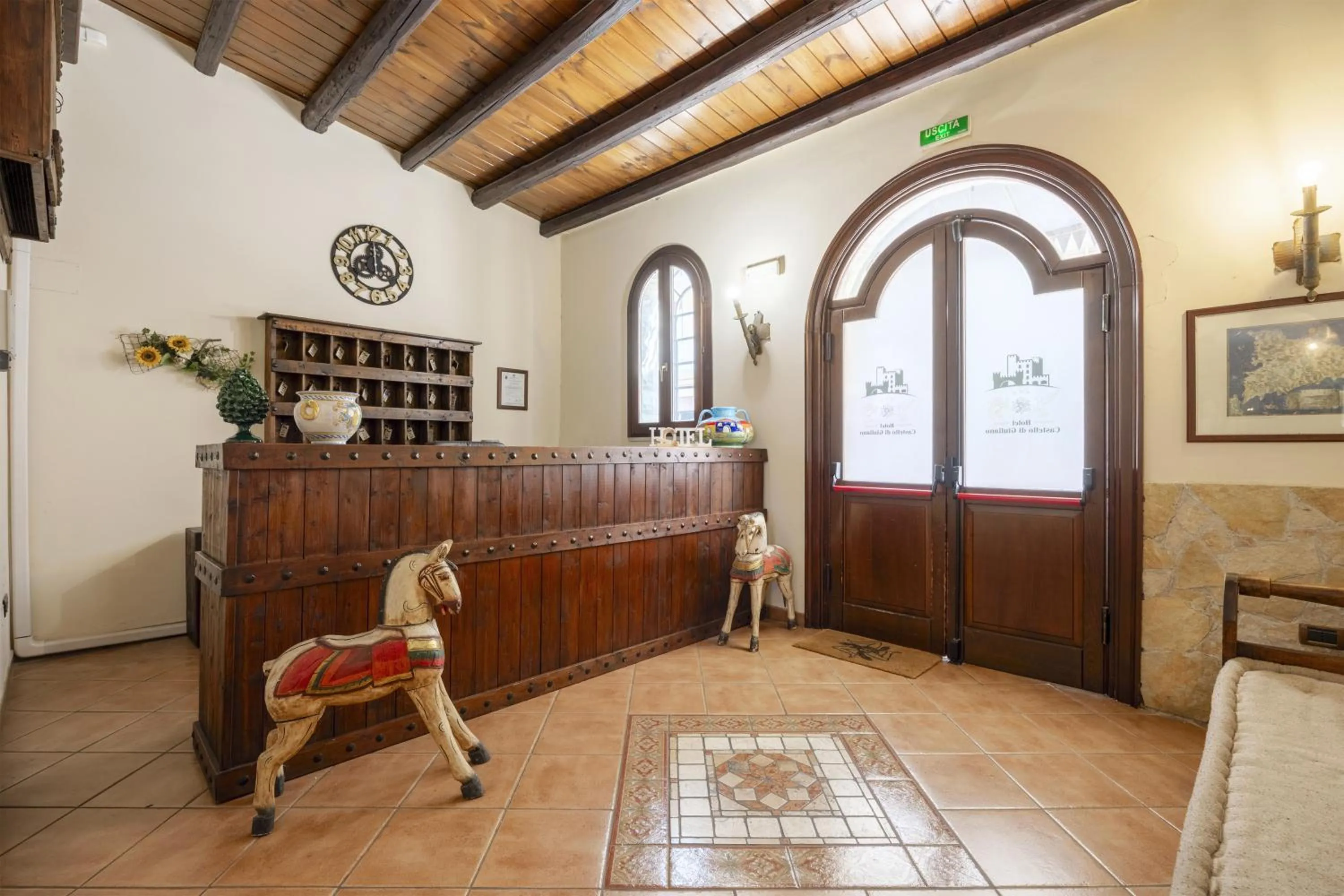 Lobby or reception in Hotel Castello di Giuliano