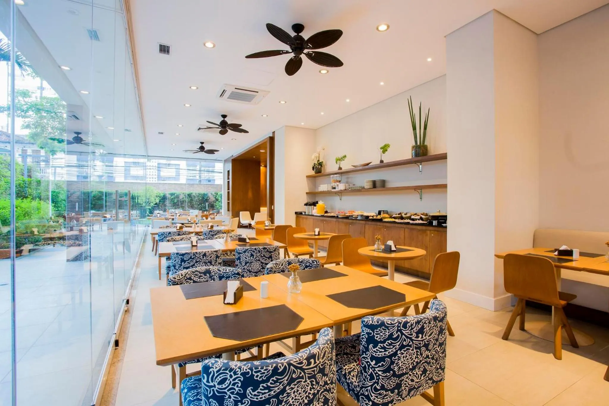 Restaurant/places to eat in Residencial Estanconfor Santos