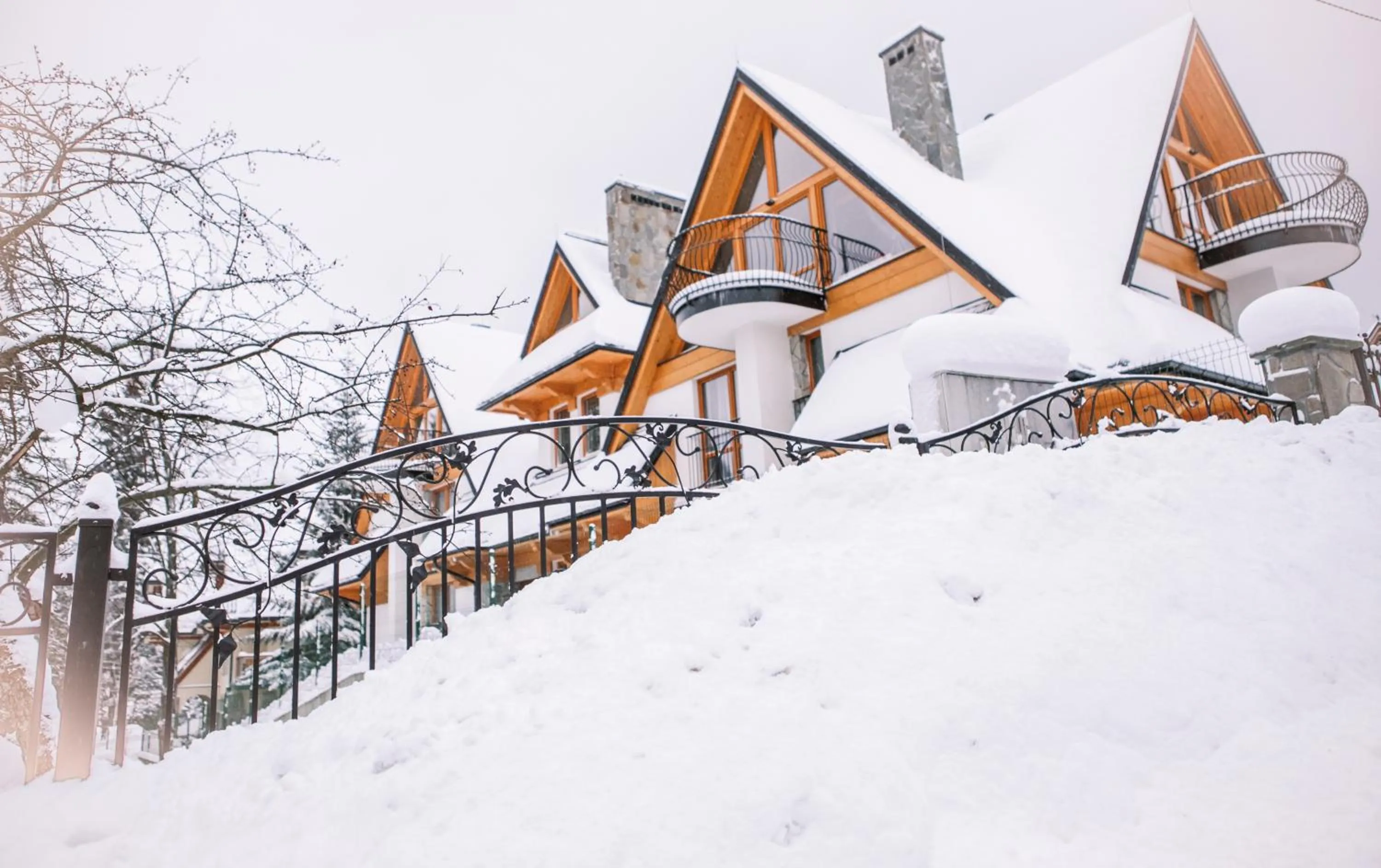 Property building in Bory6a Apartamenty & Free Parking