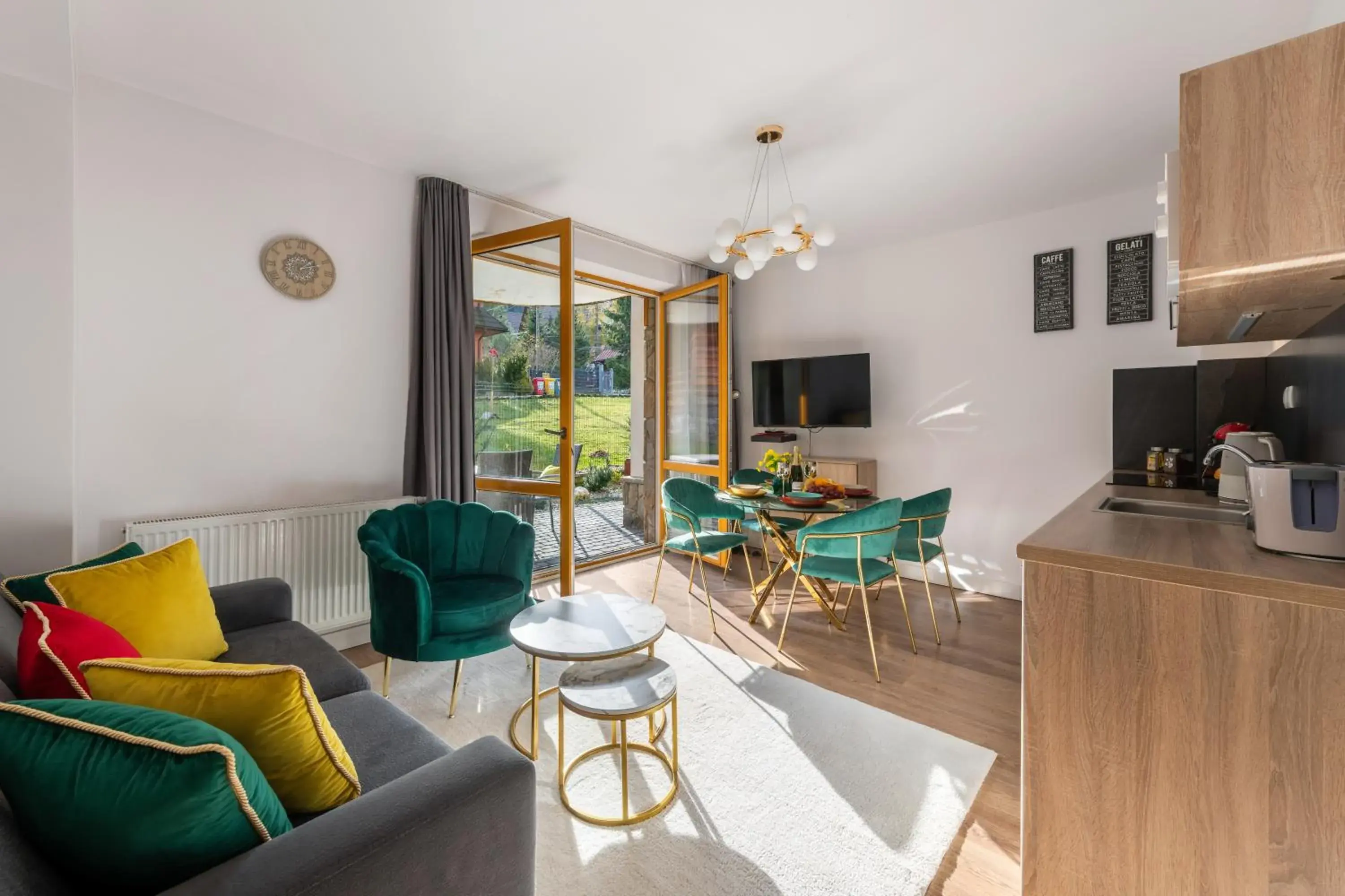 Deluxe Apartment 2 in Bory6a Apartamenty & Free Parking Deluxe Apartment 2 in Bory6a Apartamenty & Free Parking