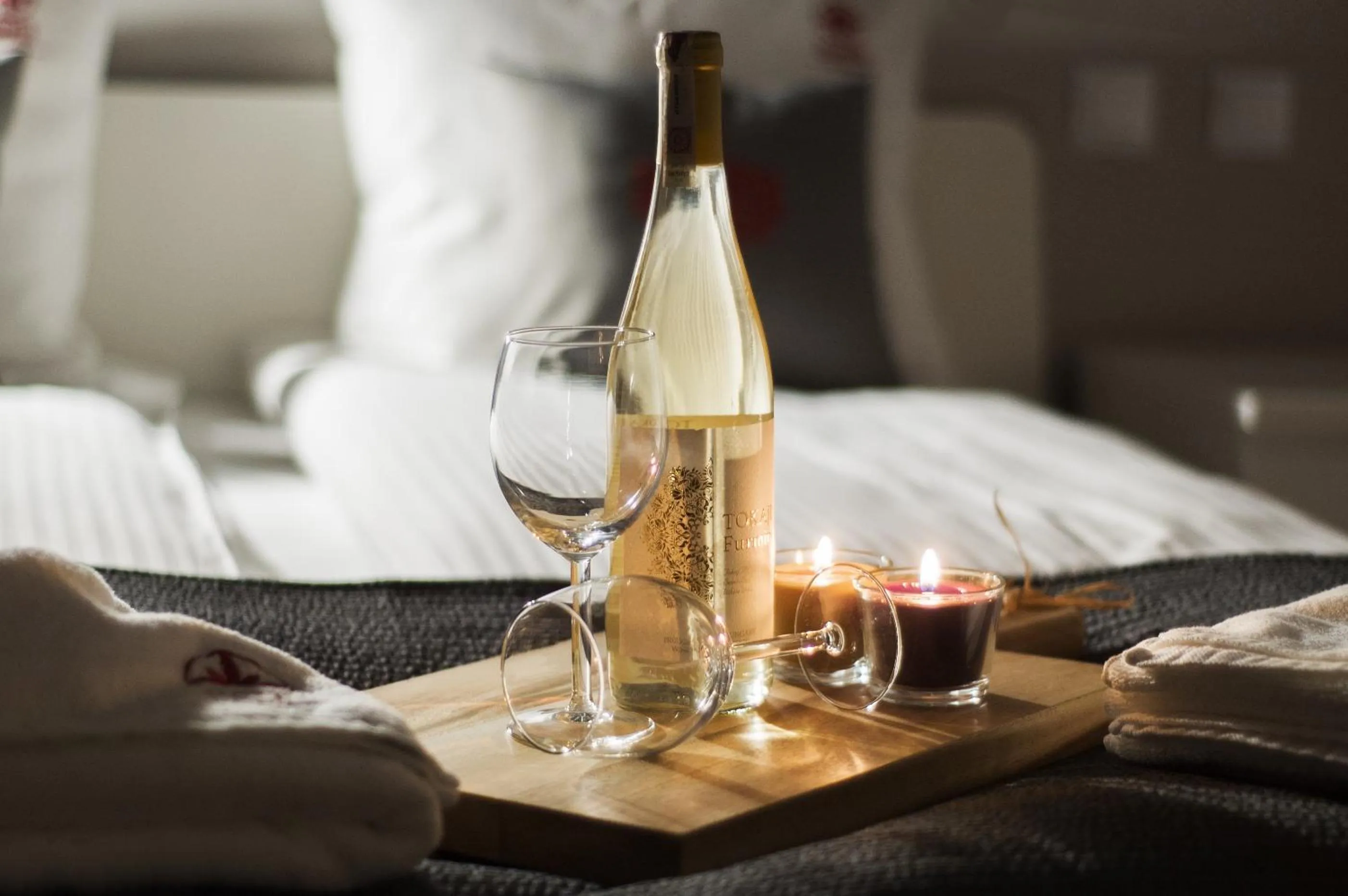 Decorative detail, Bed in Bory6a Apartamenty & Free Parking