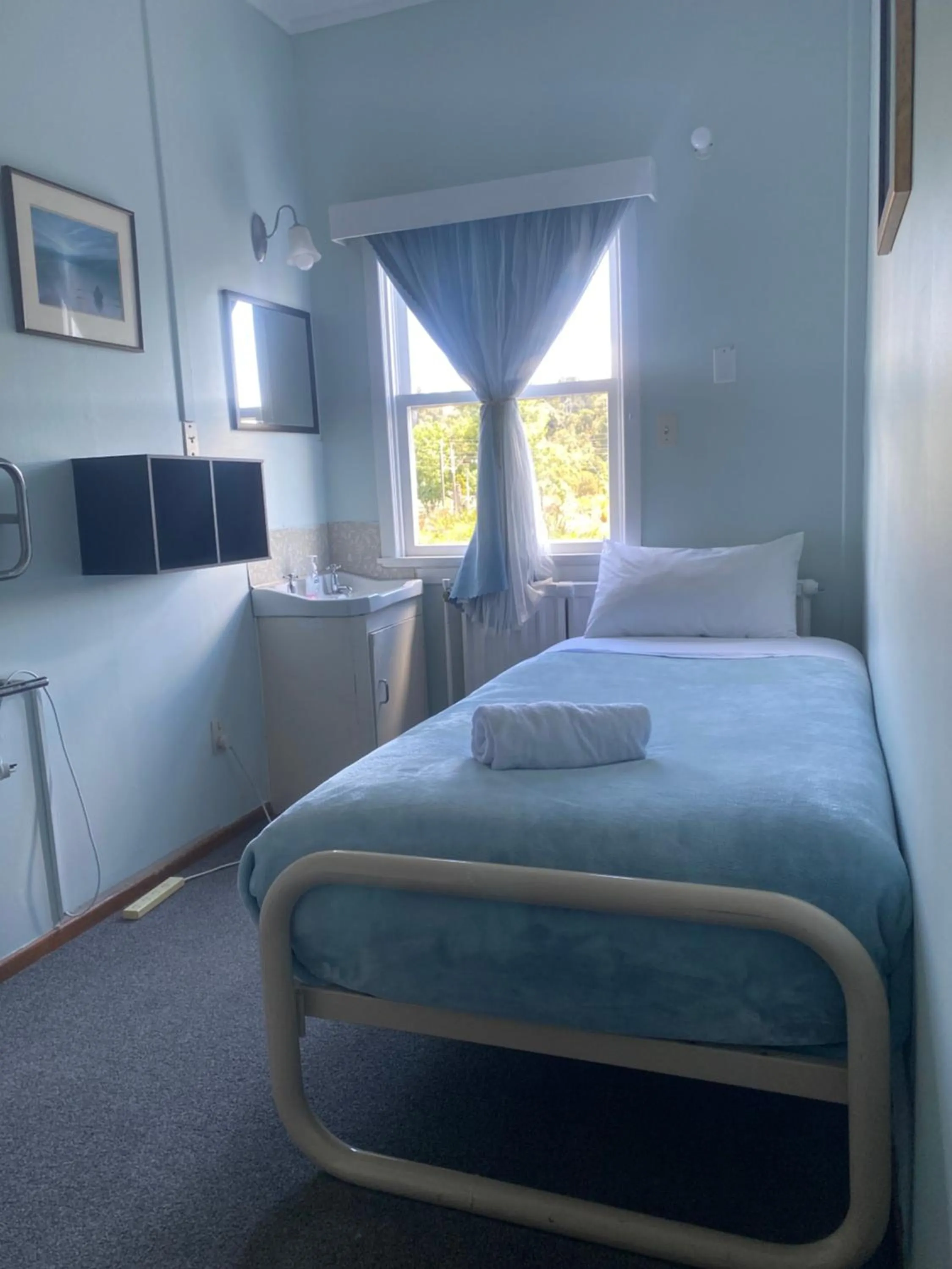 Bed in National Park Alpine Lodge