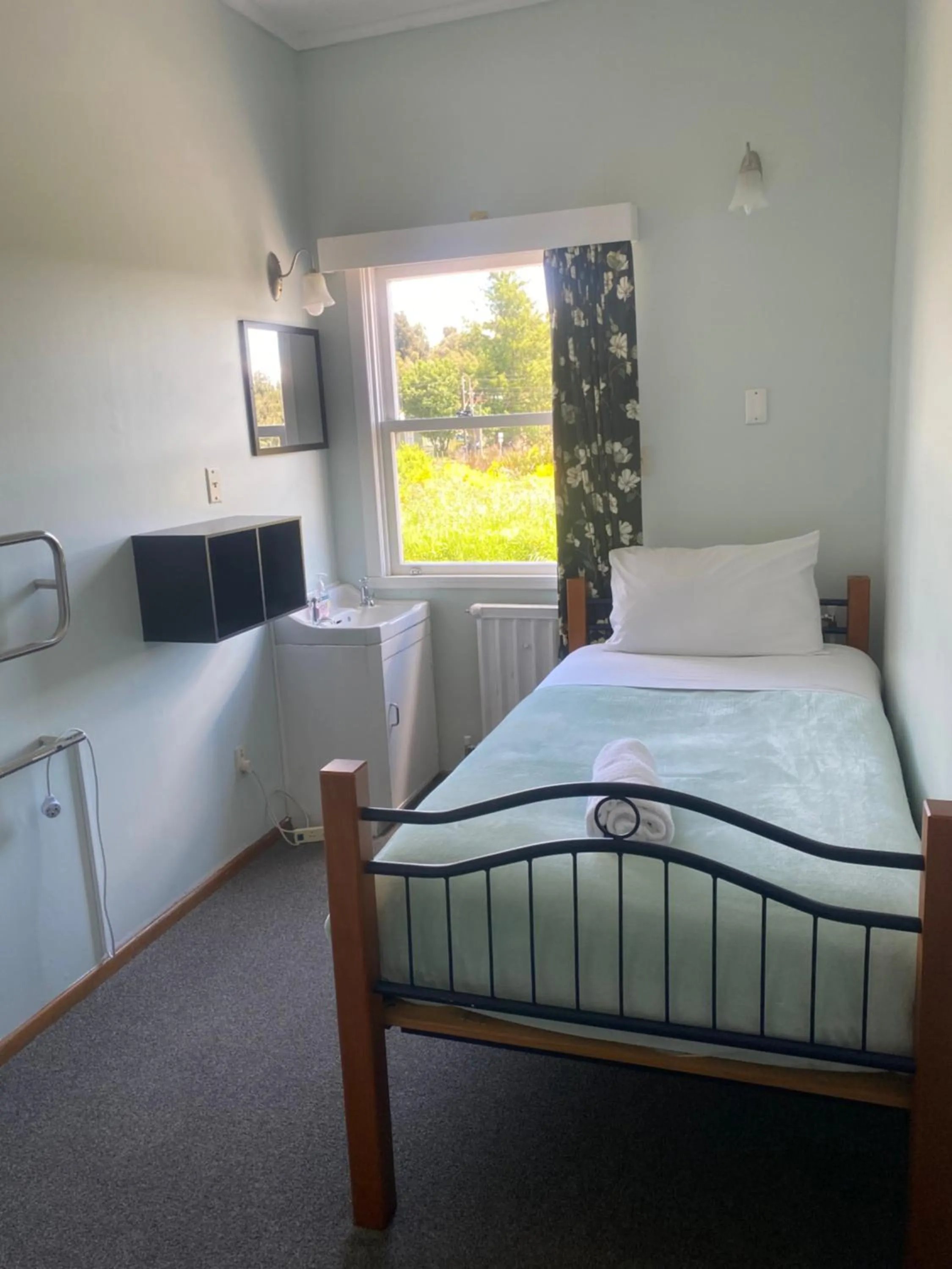 Bed in National Park Alpine Lodge