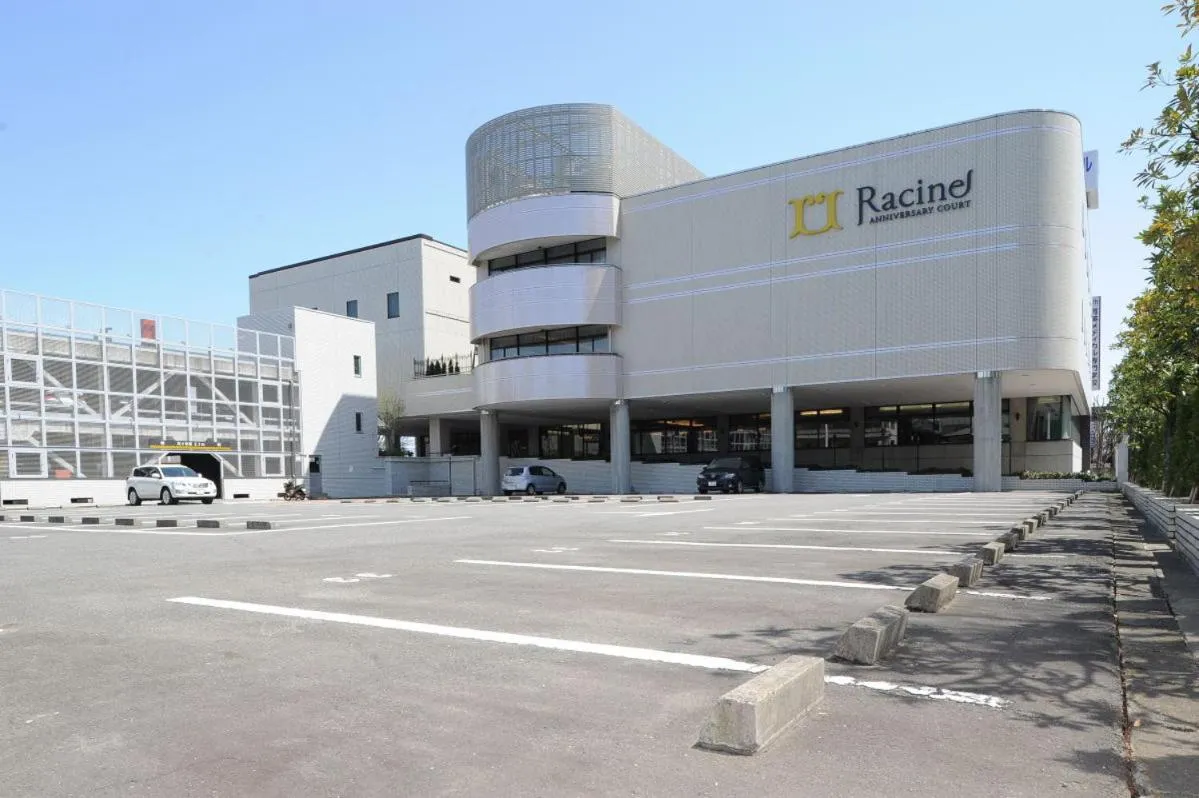 Property building in Racine Shinmaebashi