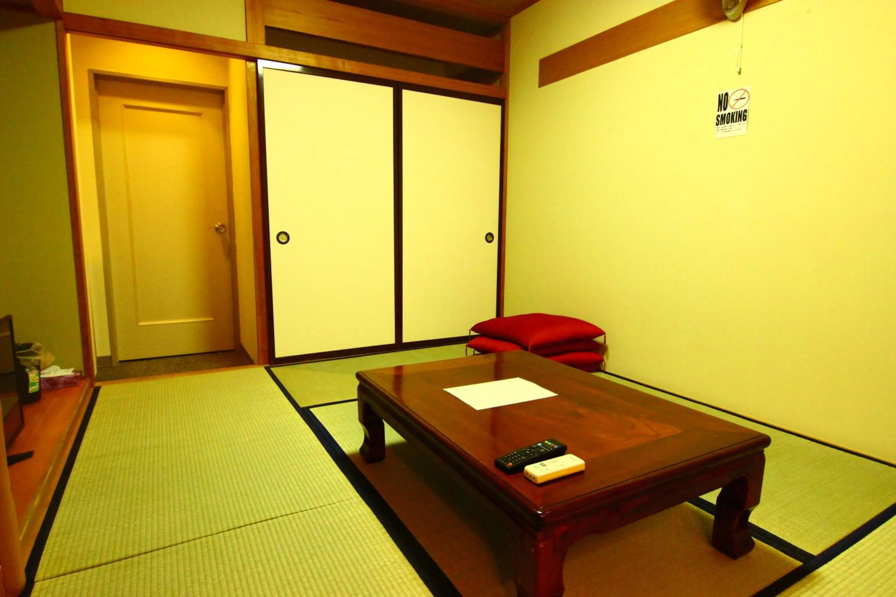 Photo of the whole room in Hotel Utopia