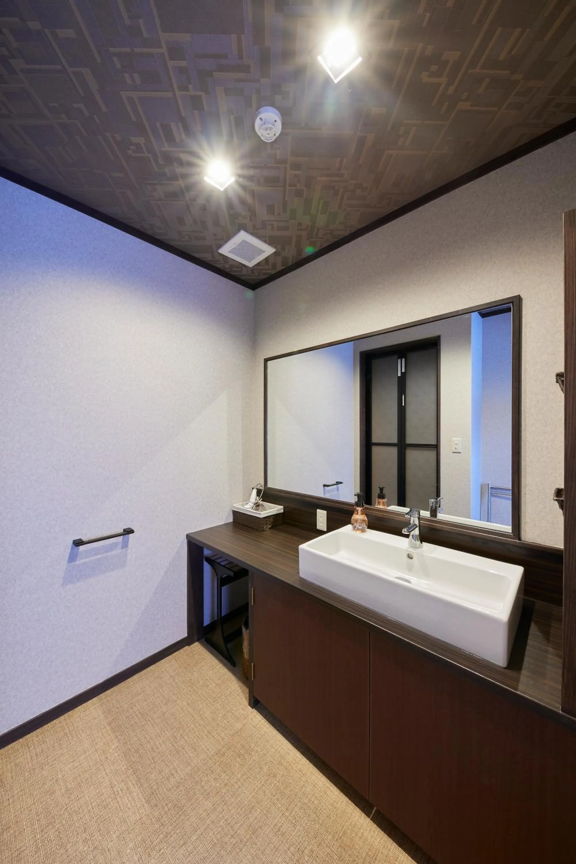Bathroom, Bed in Uminone