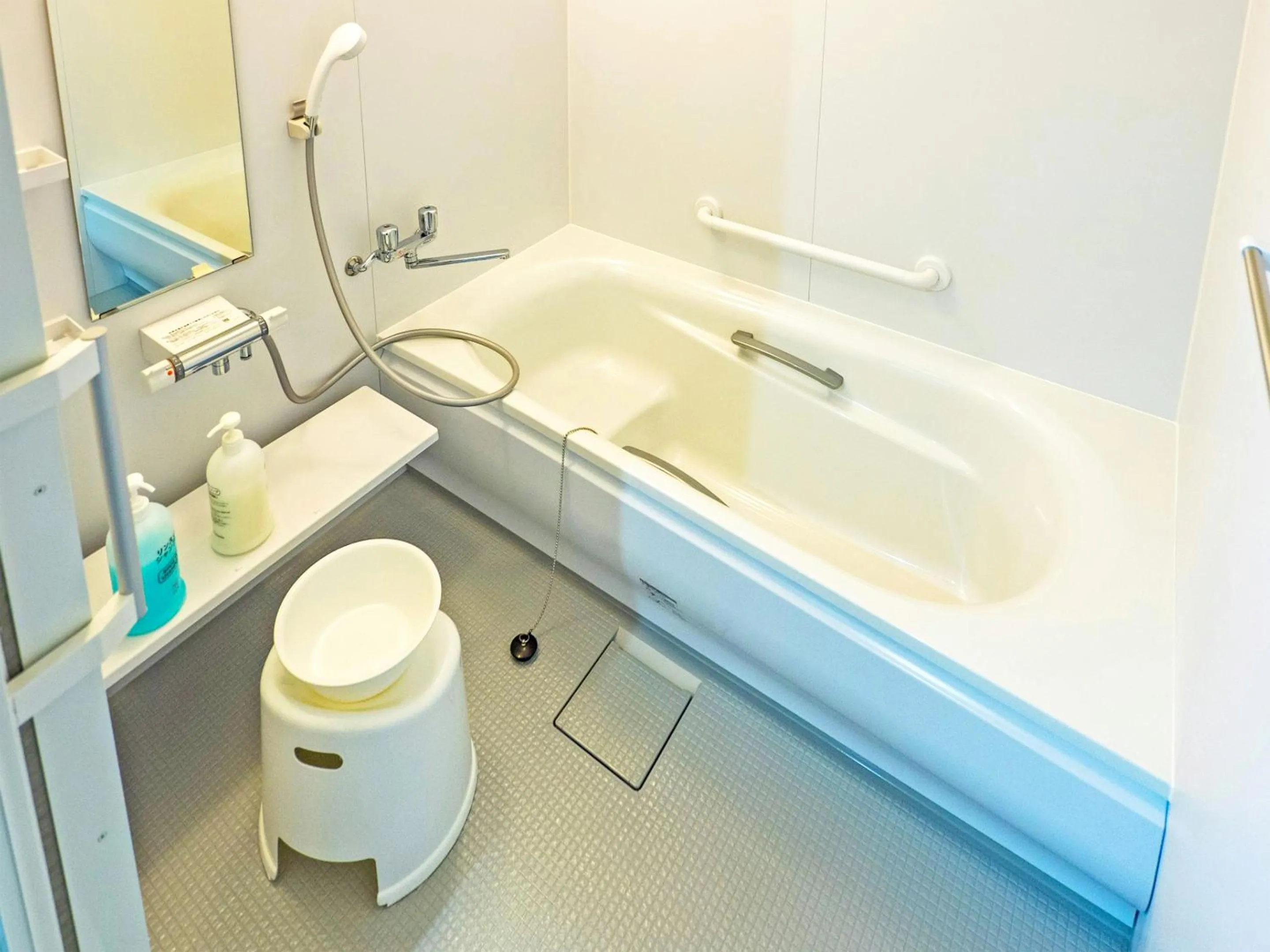 Bathroom in Country Cottage Wakiaiai